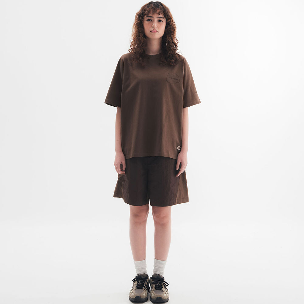 STACKS TEE - DARK BROWN