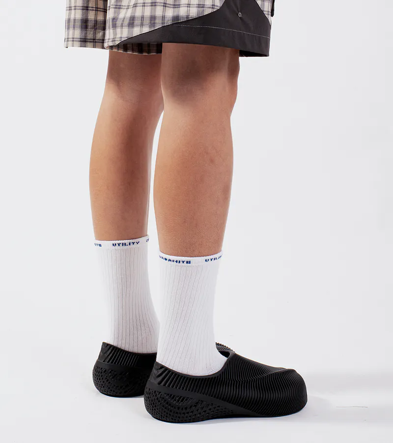 White - Essential Mid Socks