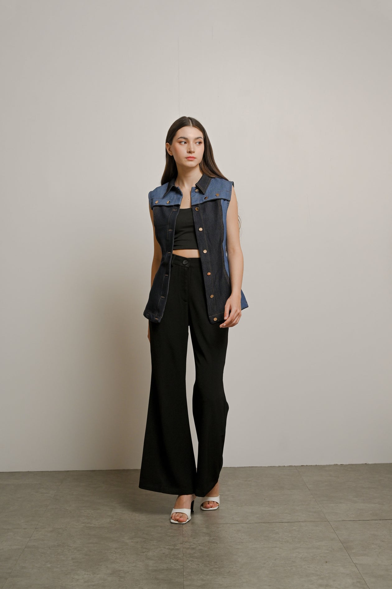 SOLLINARY TWO - WAY DRESS IN DENIM