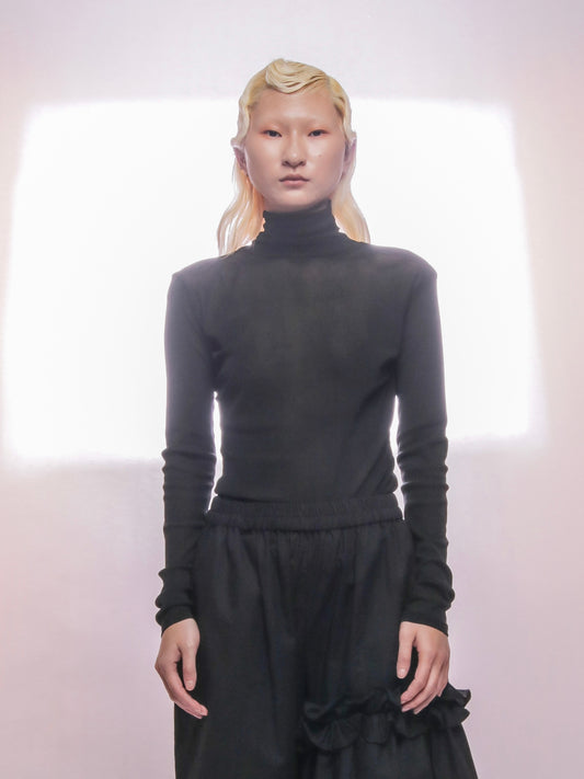 Bev C Embroidery Logo Turtleneck Long Sleeves Top