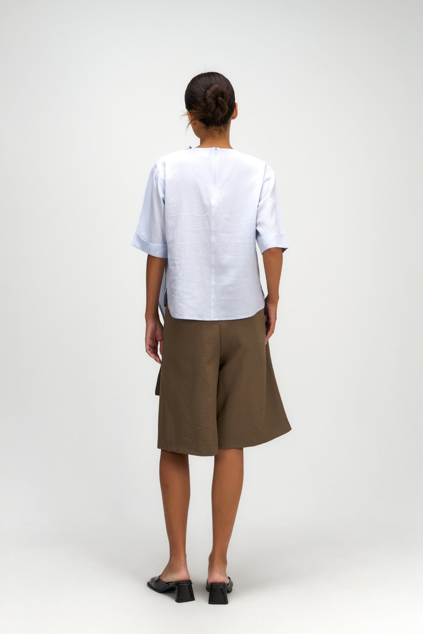 Gender Neutral Pleated Belted Short (Tea)