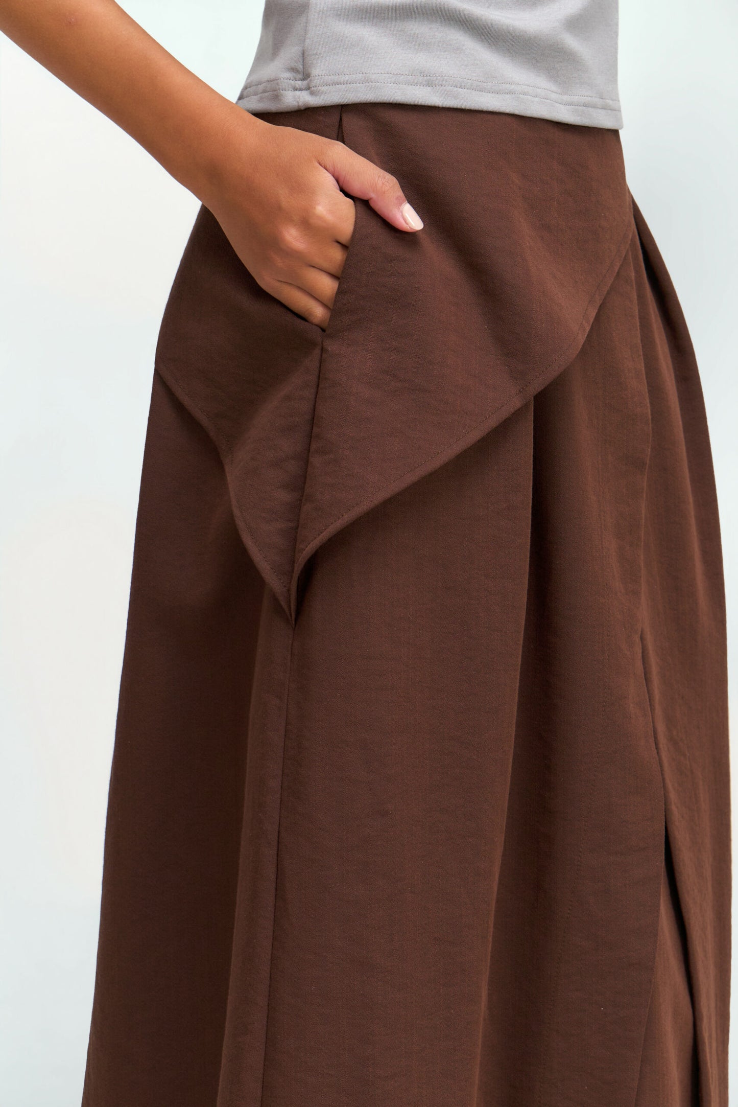 Waist Bandeu Pleated Skirt – Plus Long (Brown)