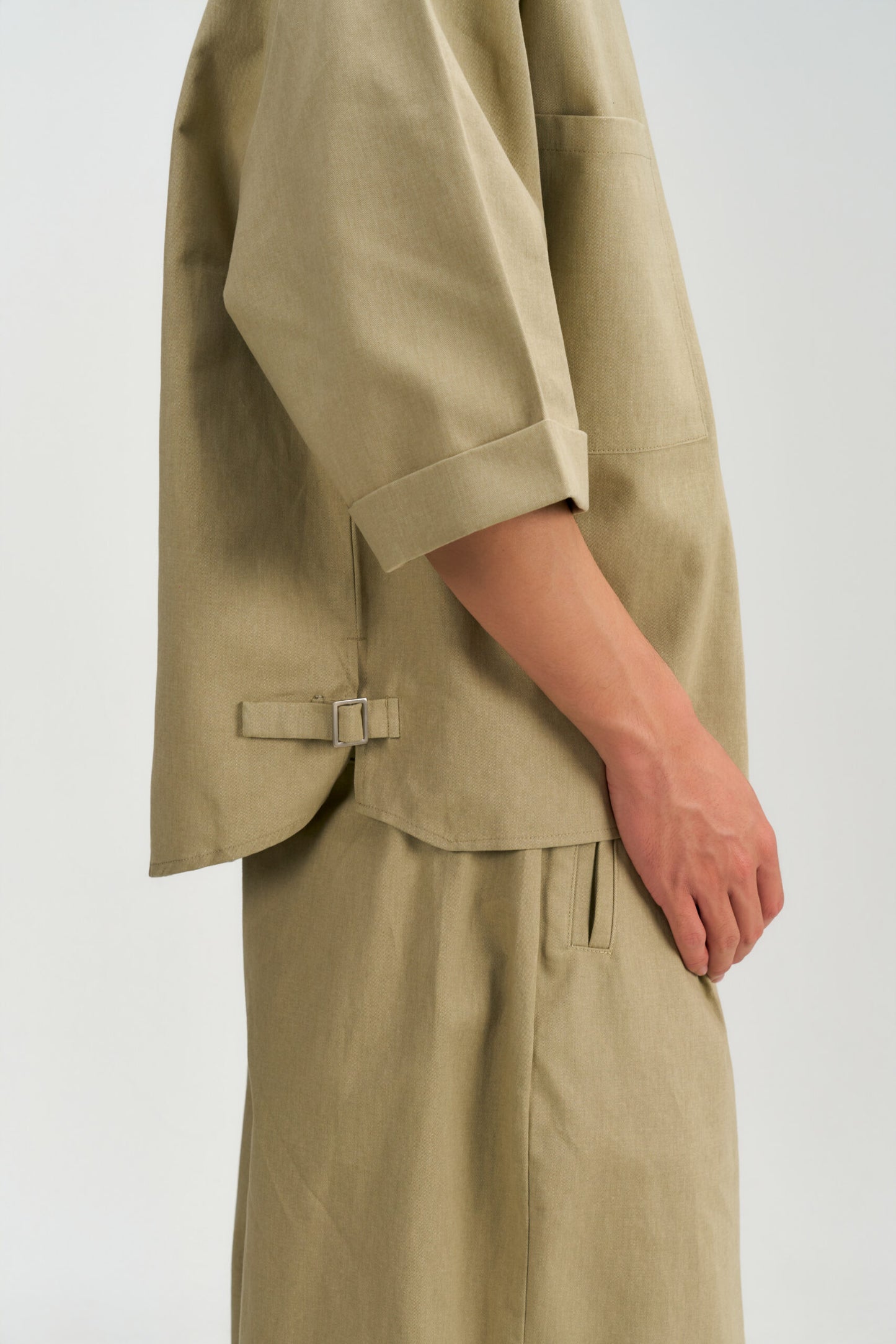 Gender Neutral Collarless Half-Zipper Shirt (Beige)