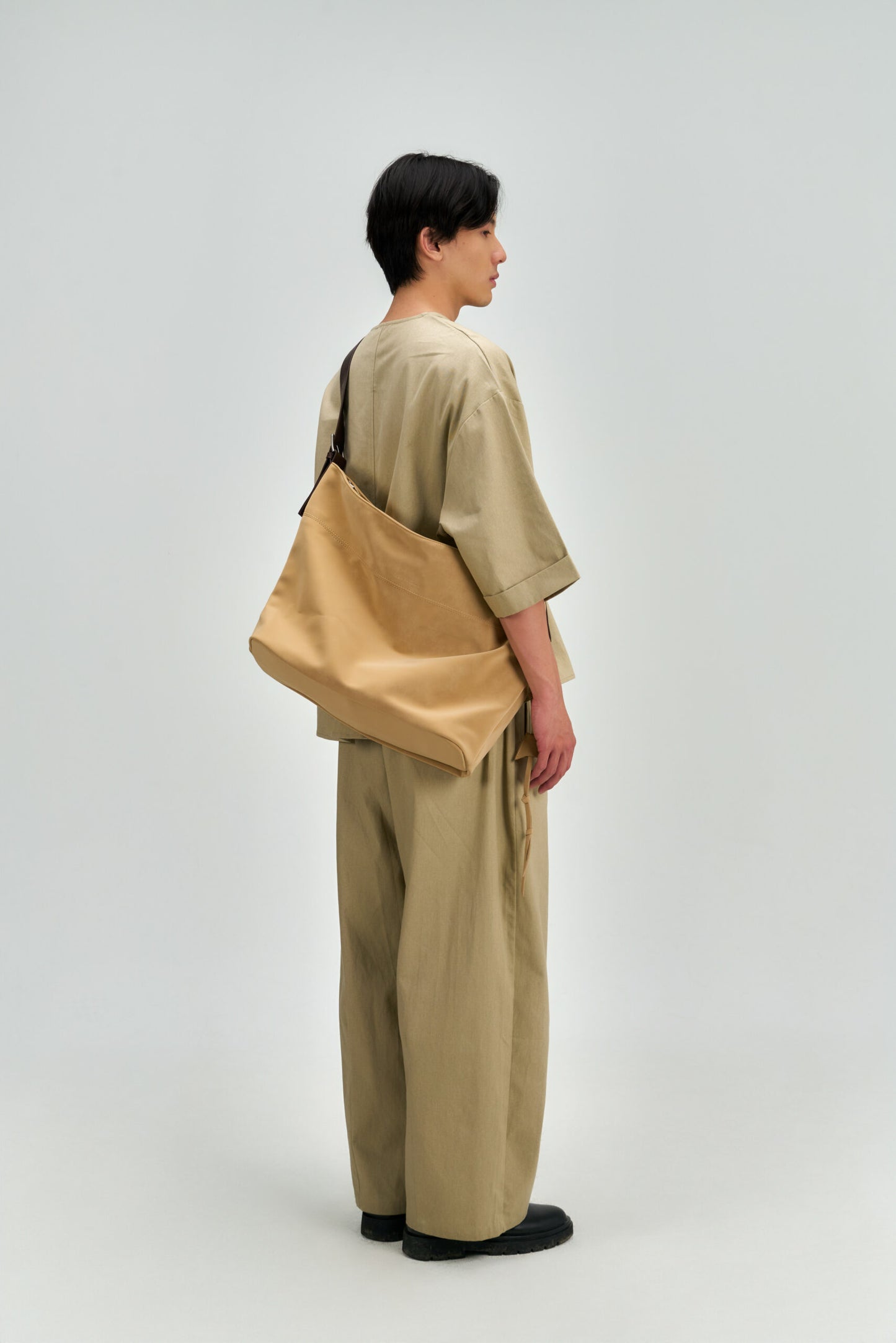 Large Soft Snow Leather Bag (Dune) - BEV C multi label store