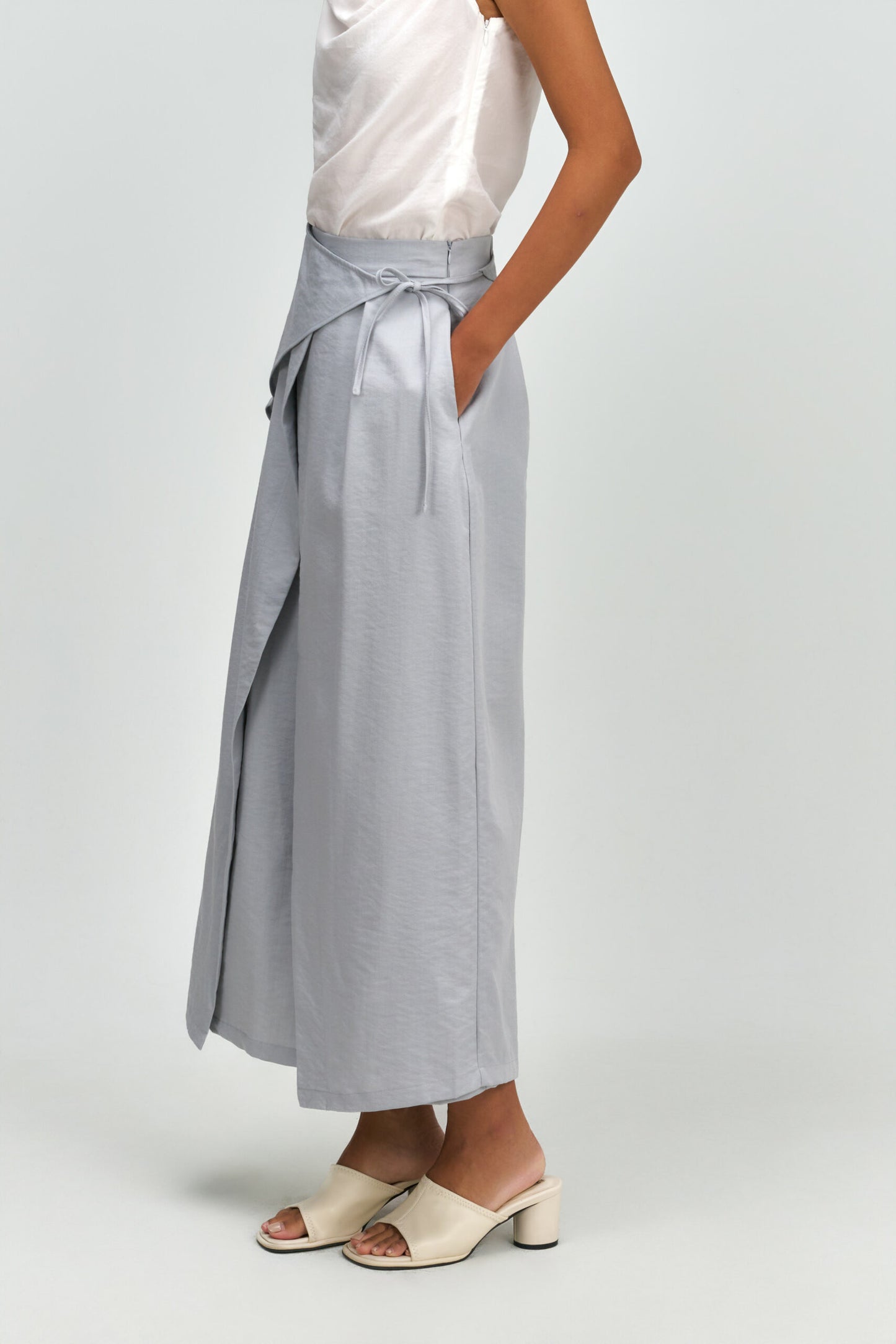 Waist Bandeu Pleated Skirt – Plus Long (Light Blue)