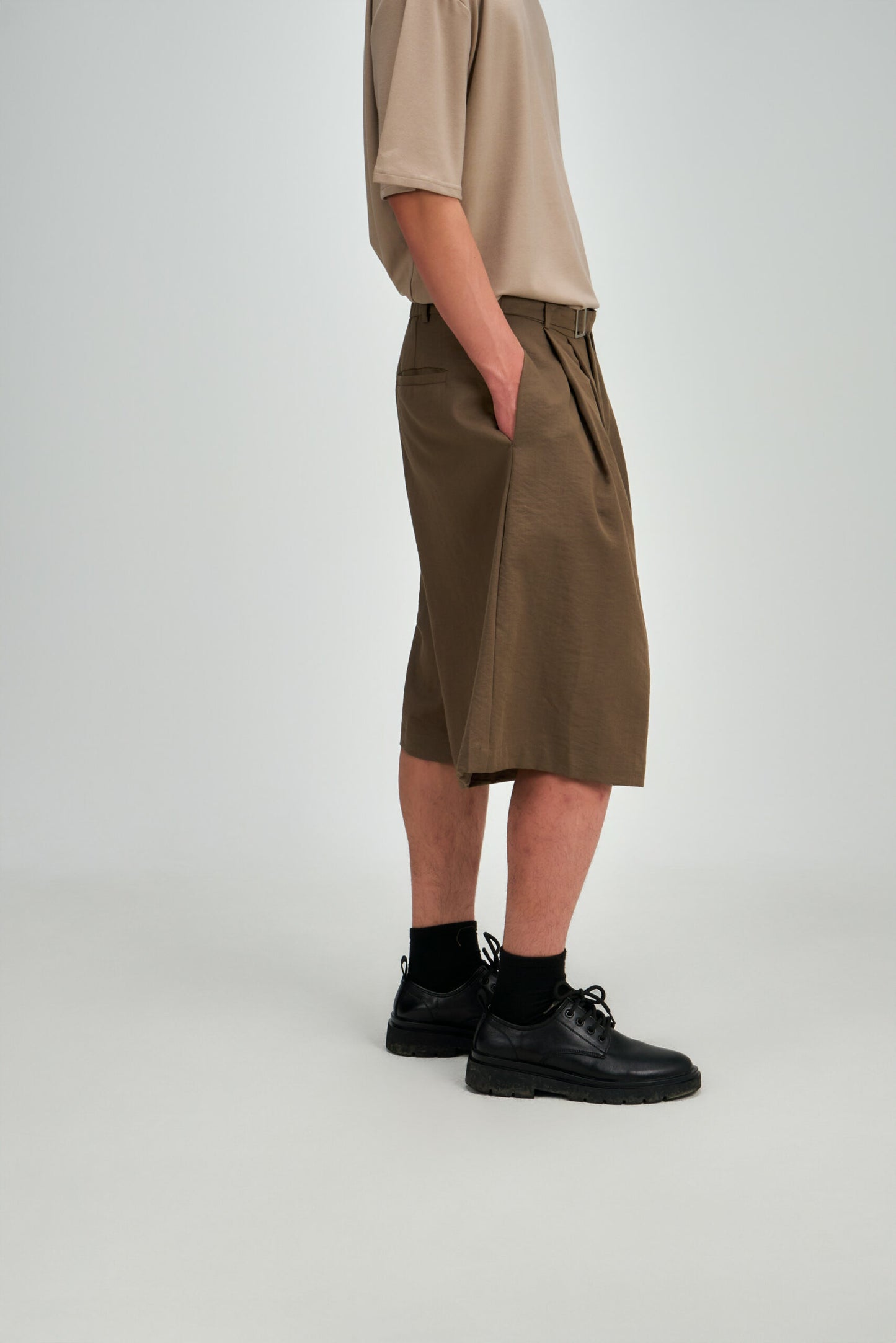 Gender Neutral Pleated Belted Short (Tea)