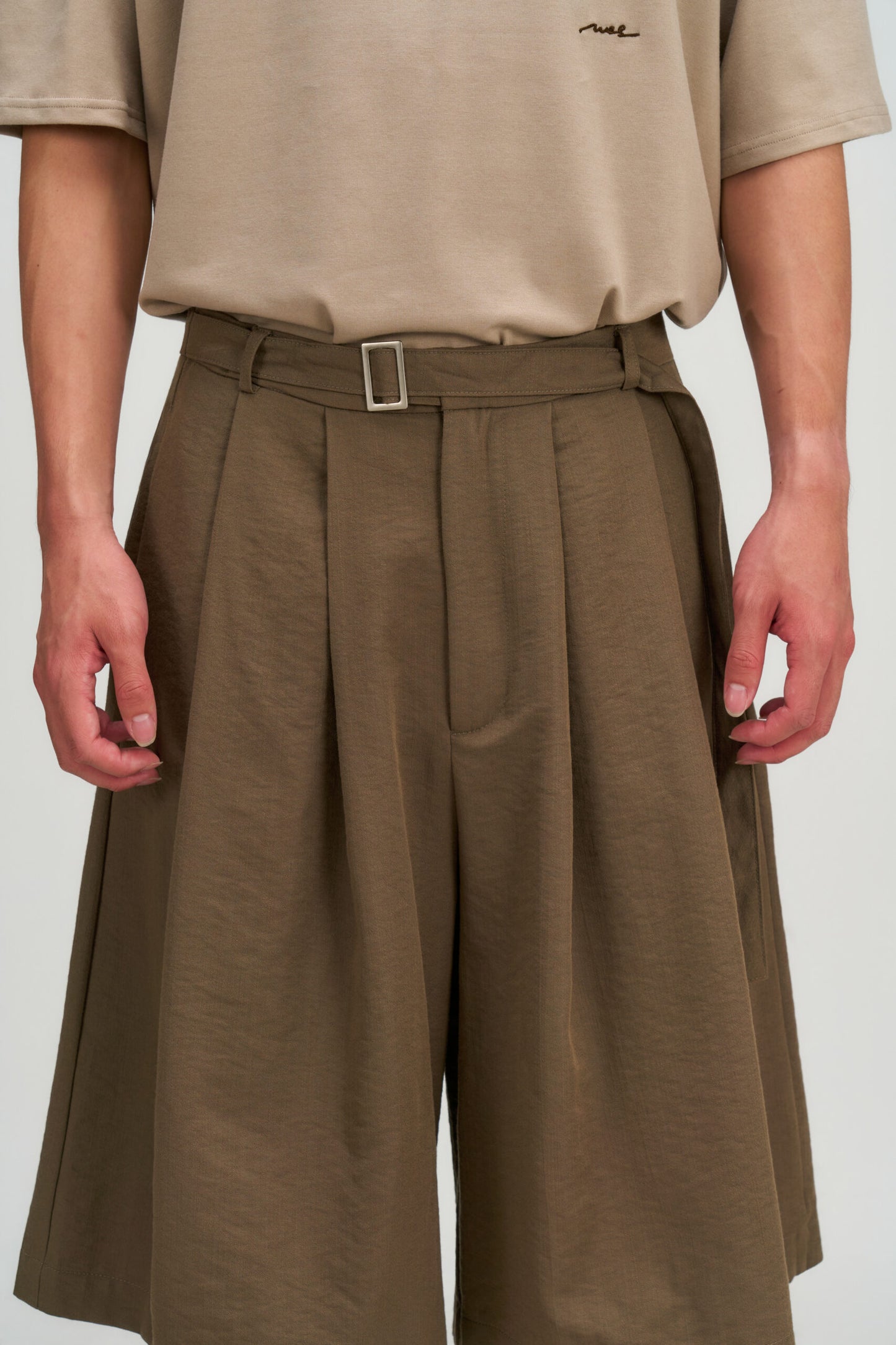Gender Neutral Pleated Belted Short (Tea)