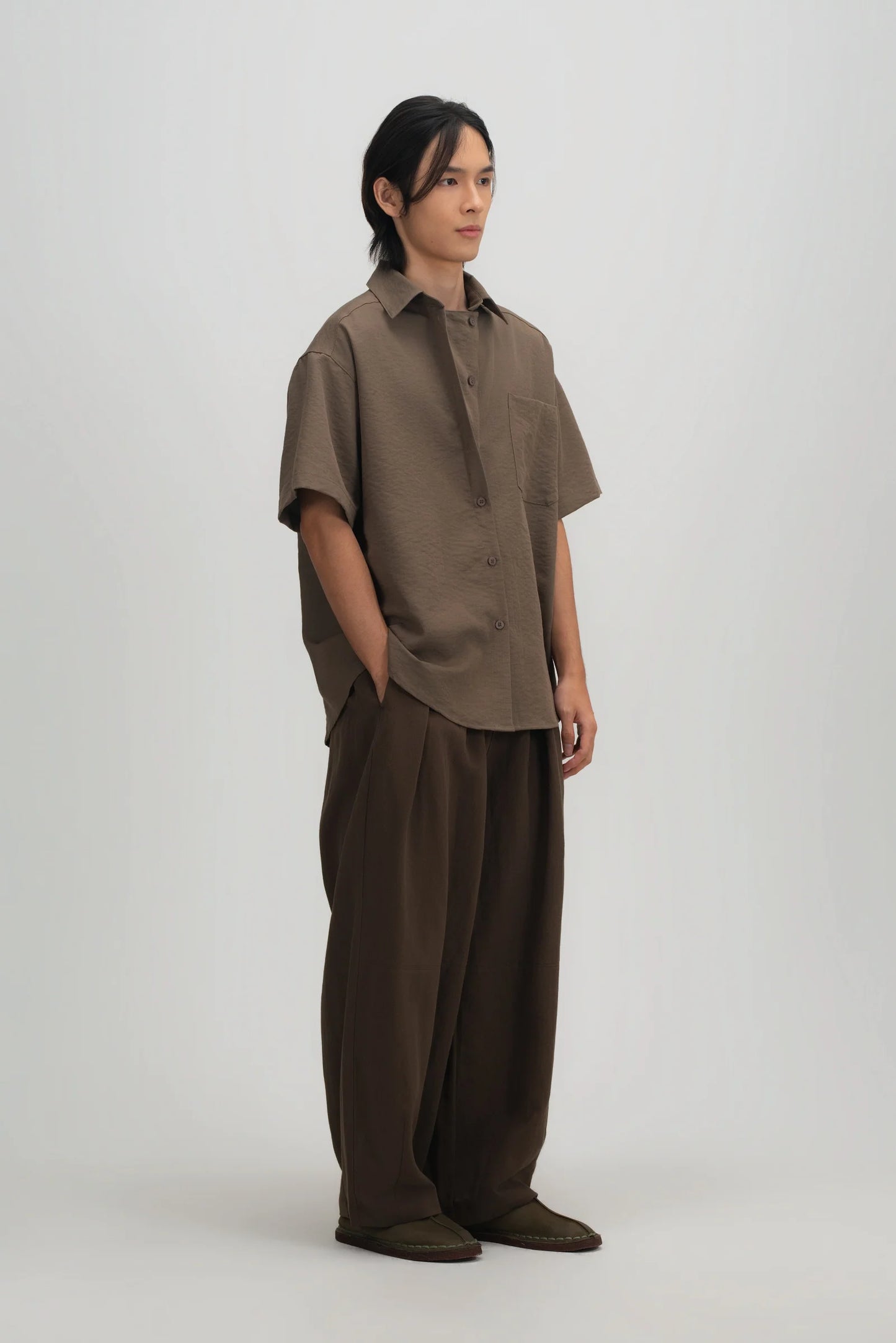 Gender Neutral Drape Neck Short-Sleeve Shirt (Tea)
