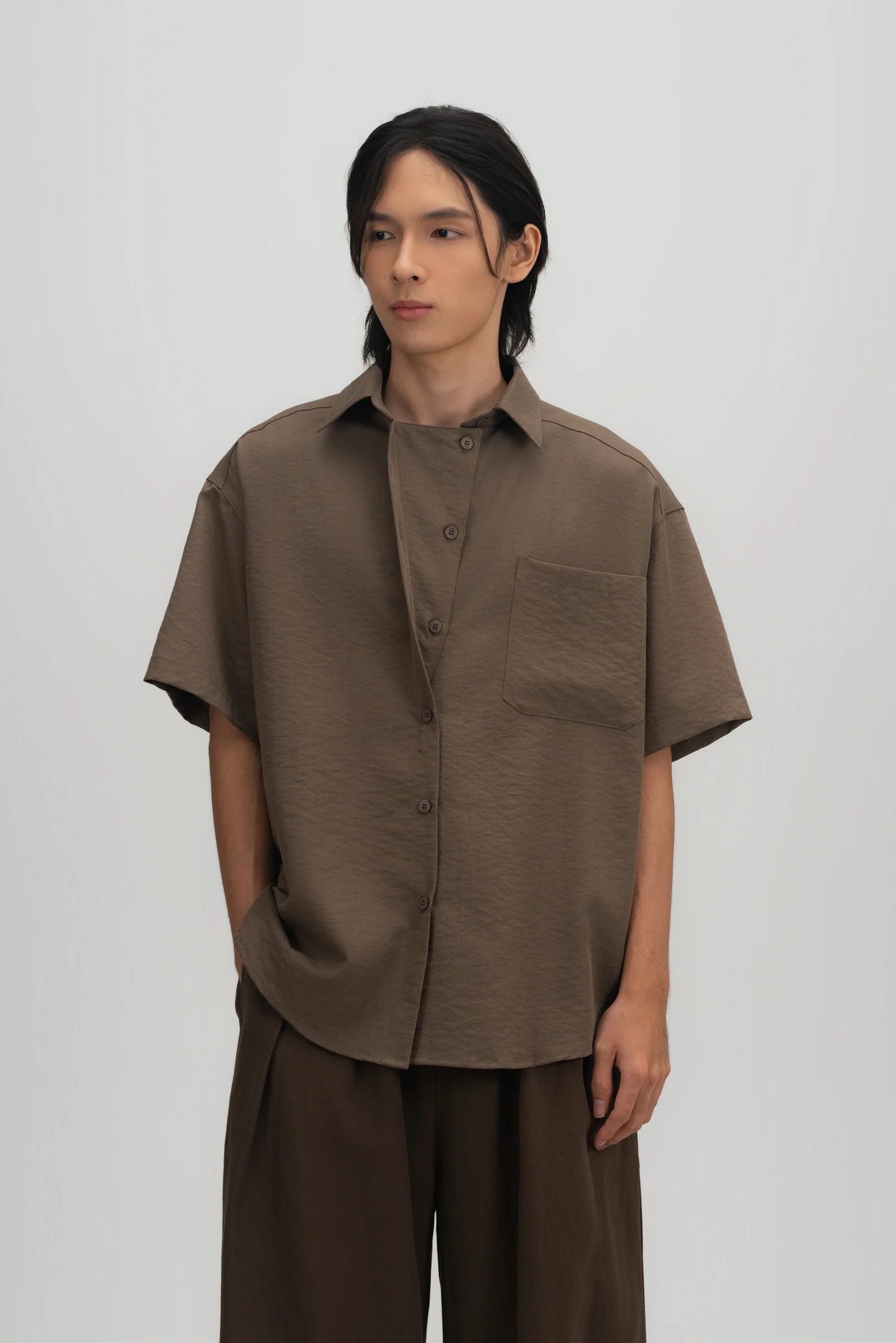 Gender Neutral Drape Neck Short-Sleeve Shirt (Tea)