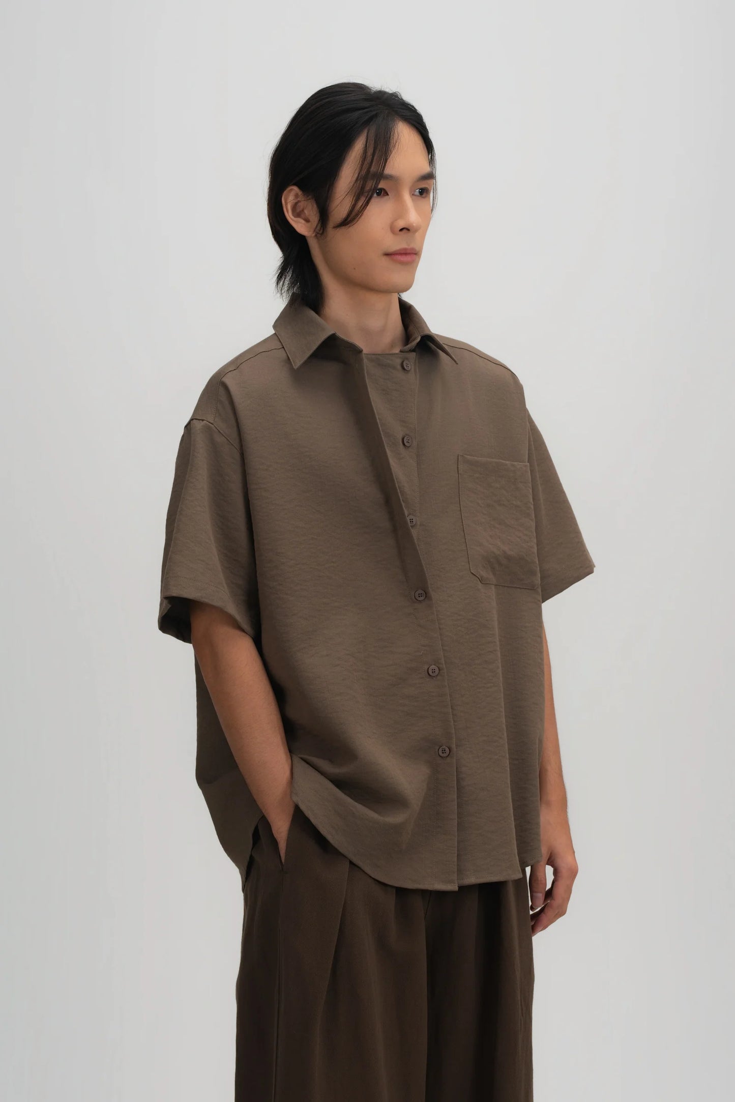 Gender Neutral Drape Neck Short-Sleeve Shirt (Tea)