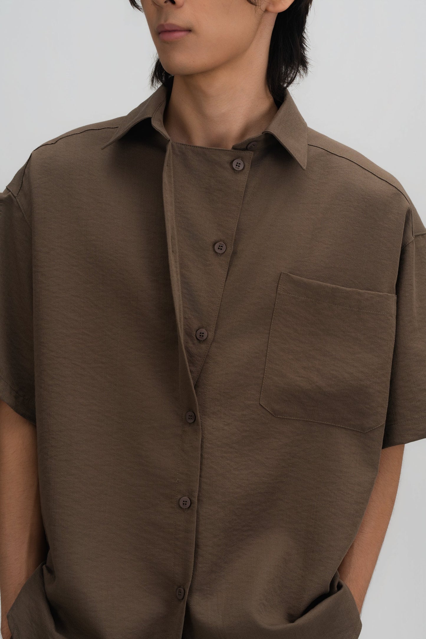 Gender Neutral Drape Neck Short-Sleeve Shirt (Tea)