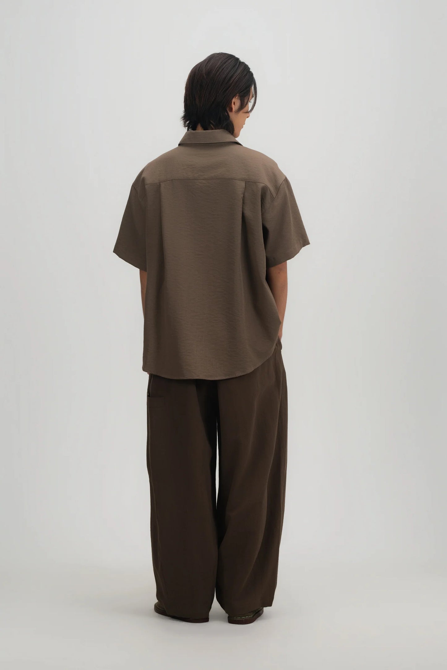 Gender Neutral Drape Neck Short-Sleeve Shirt (Tea)