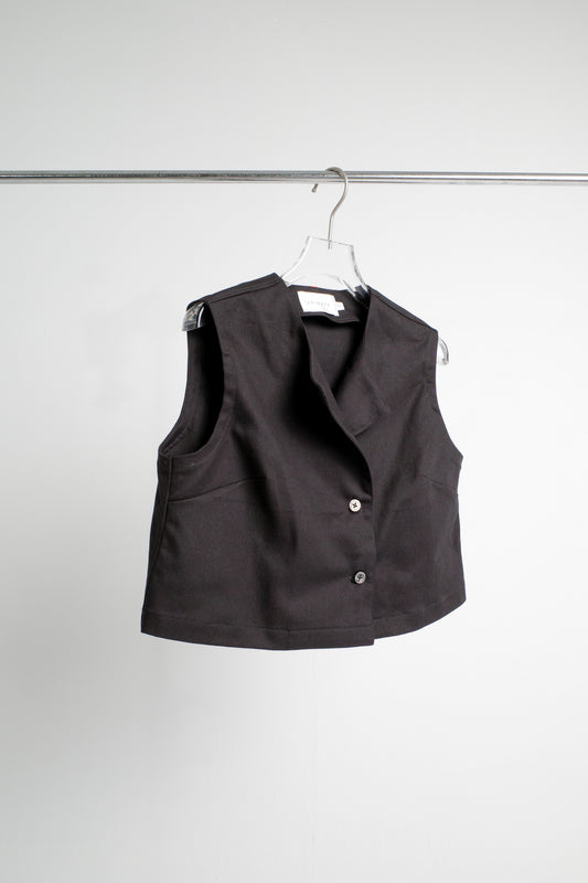 NIKO VEST IN BLACK