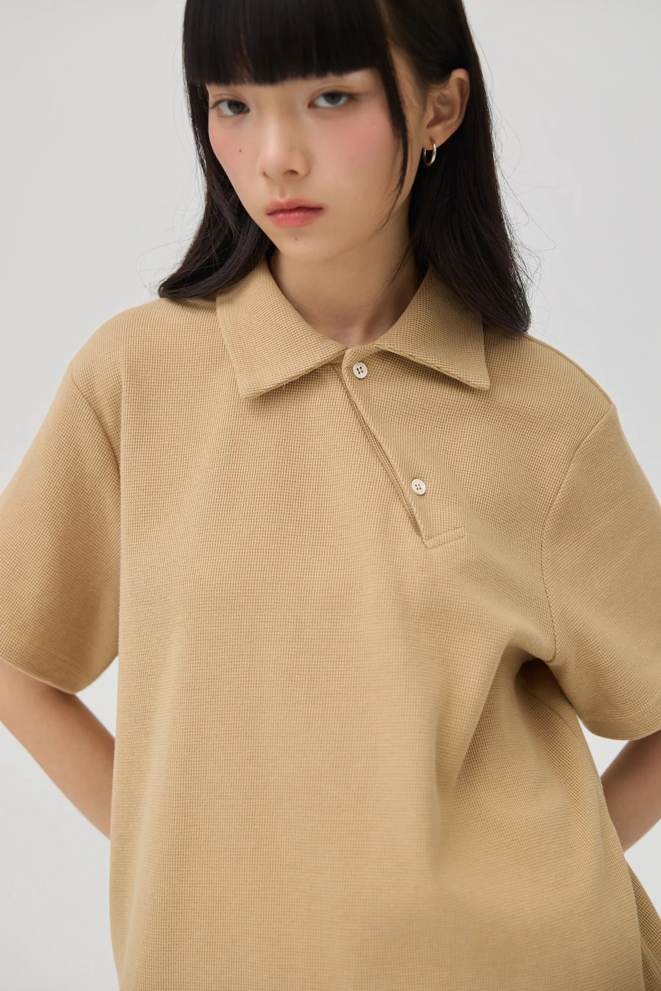 JINWA KNIT POLO IN KHAKI - BEV C multi label store