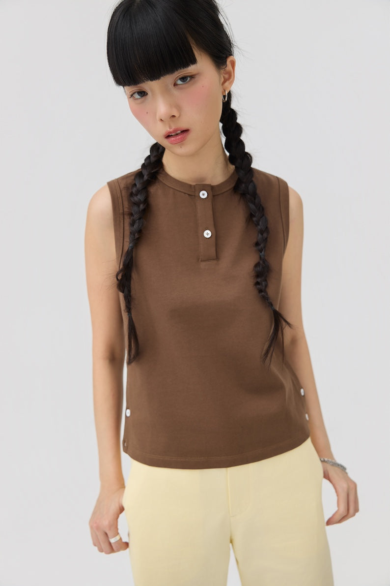 MUSUBI HENLEY TANK - CHOCOLATE