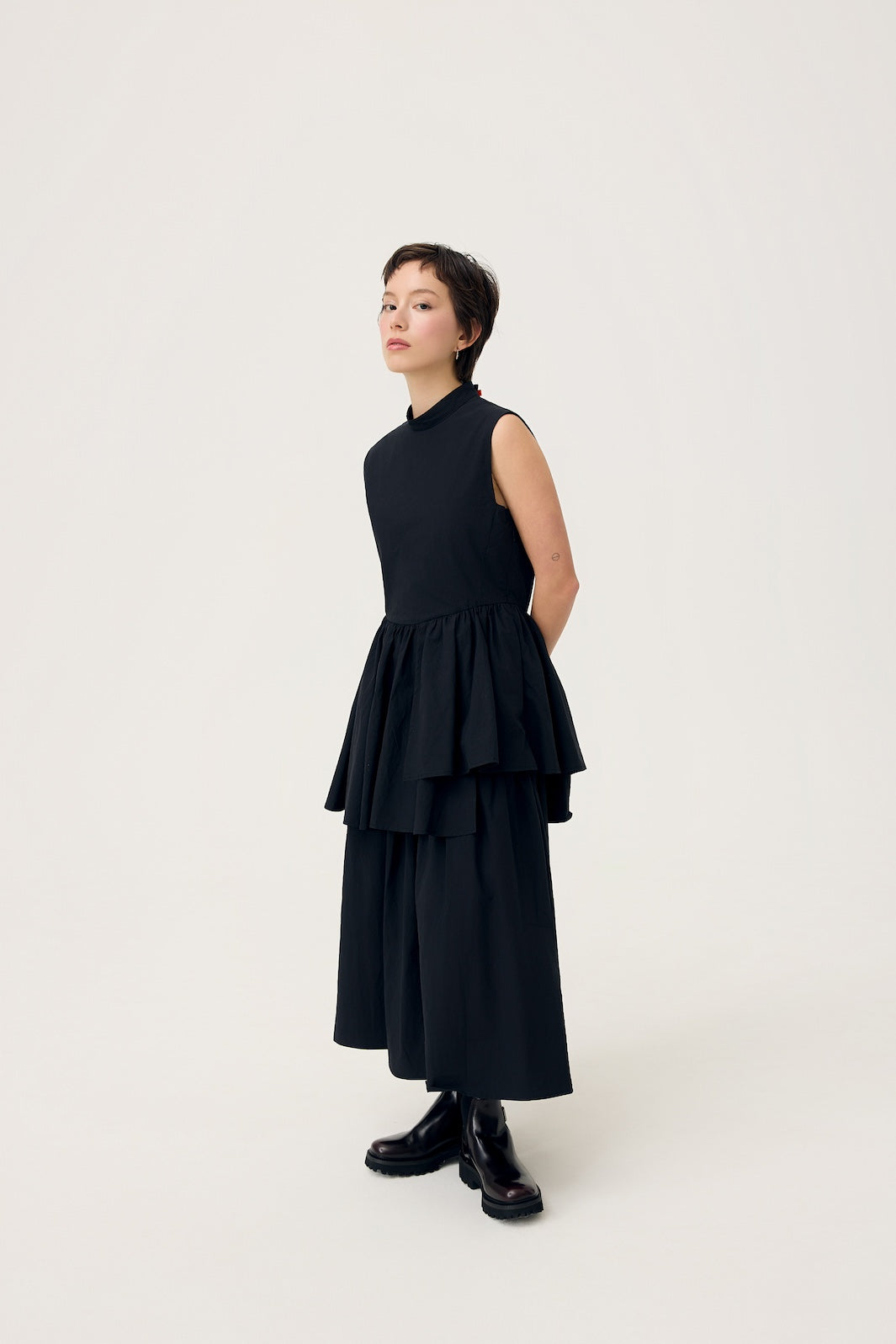 UKABU DRESS IN TONER BLACK
