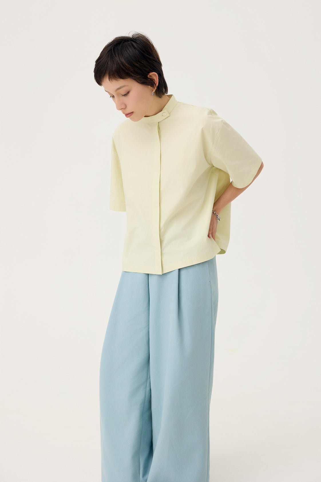 UTSURO CROP SHIRT IN PANDAN GREEN