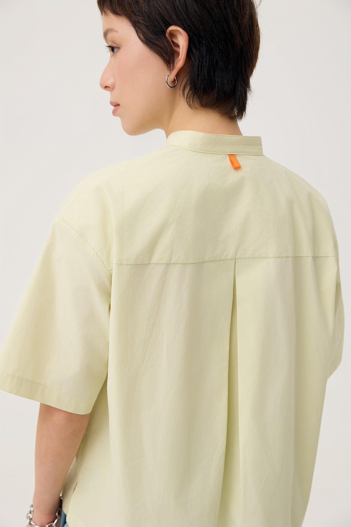 UTSURO CROP SHIRT IN PANDAN GREEN