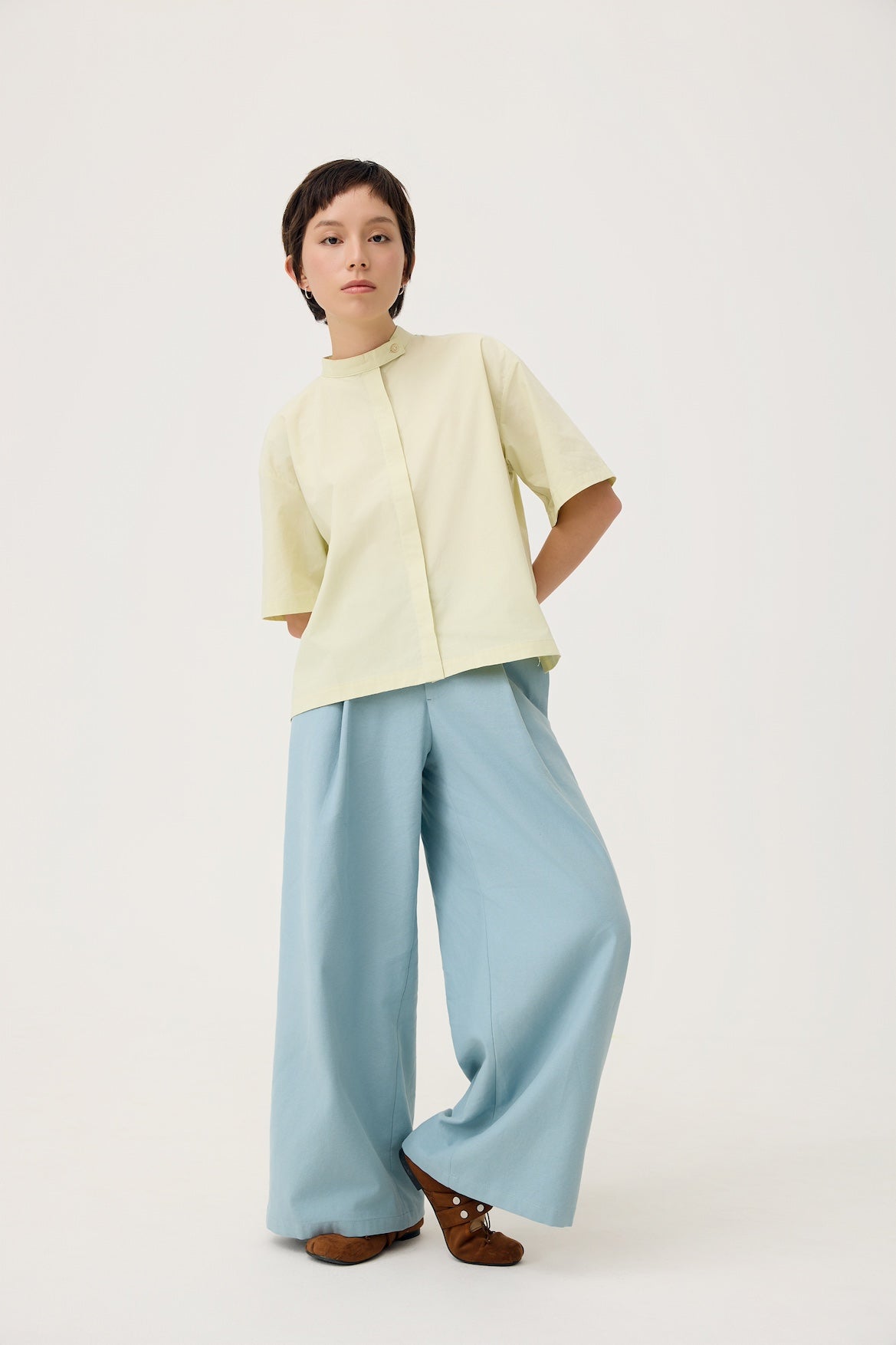 UTSURO CROP SHIRT IN PANDAN GREEN