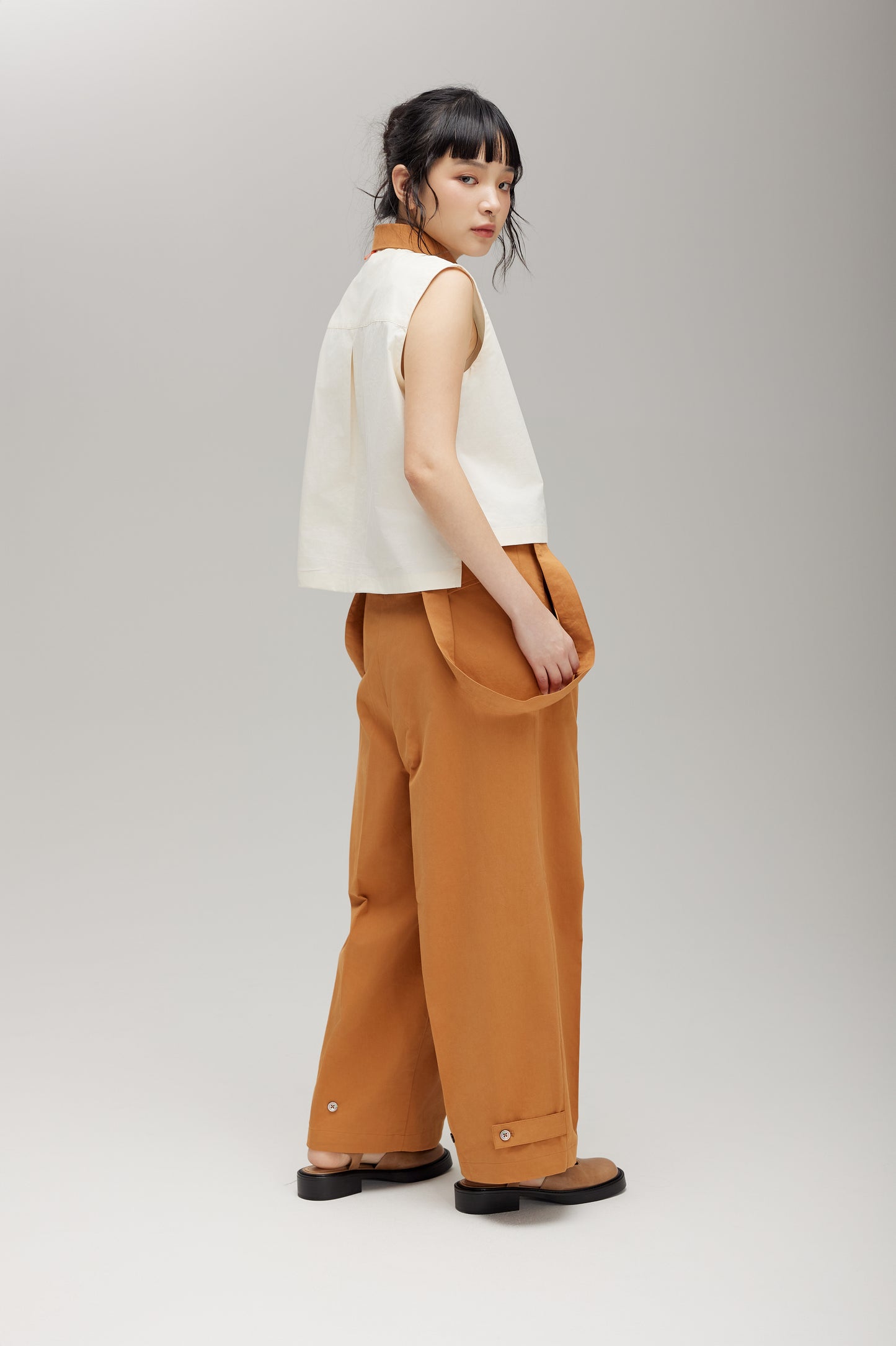 BARUN TROUSERS  IN CARAMEL