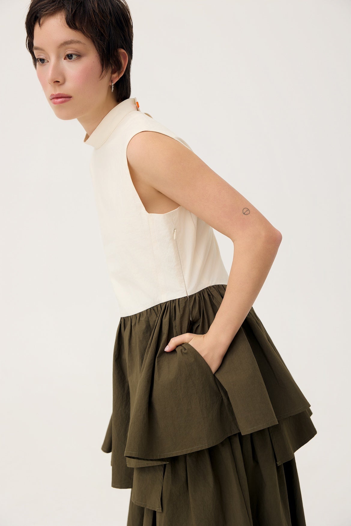 UKABU DRESS IN OLIVE & CREAM