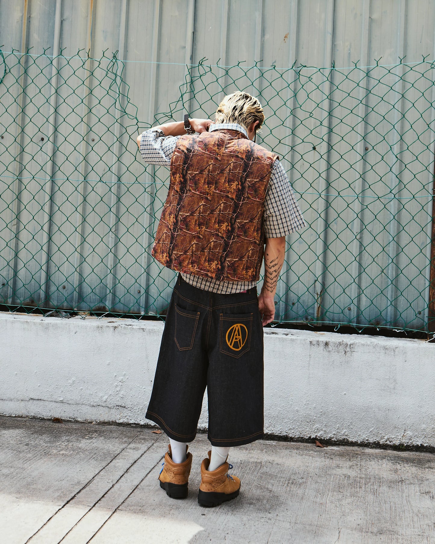 OVERLAP RAW SHORTS