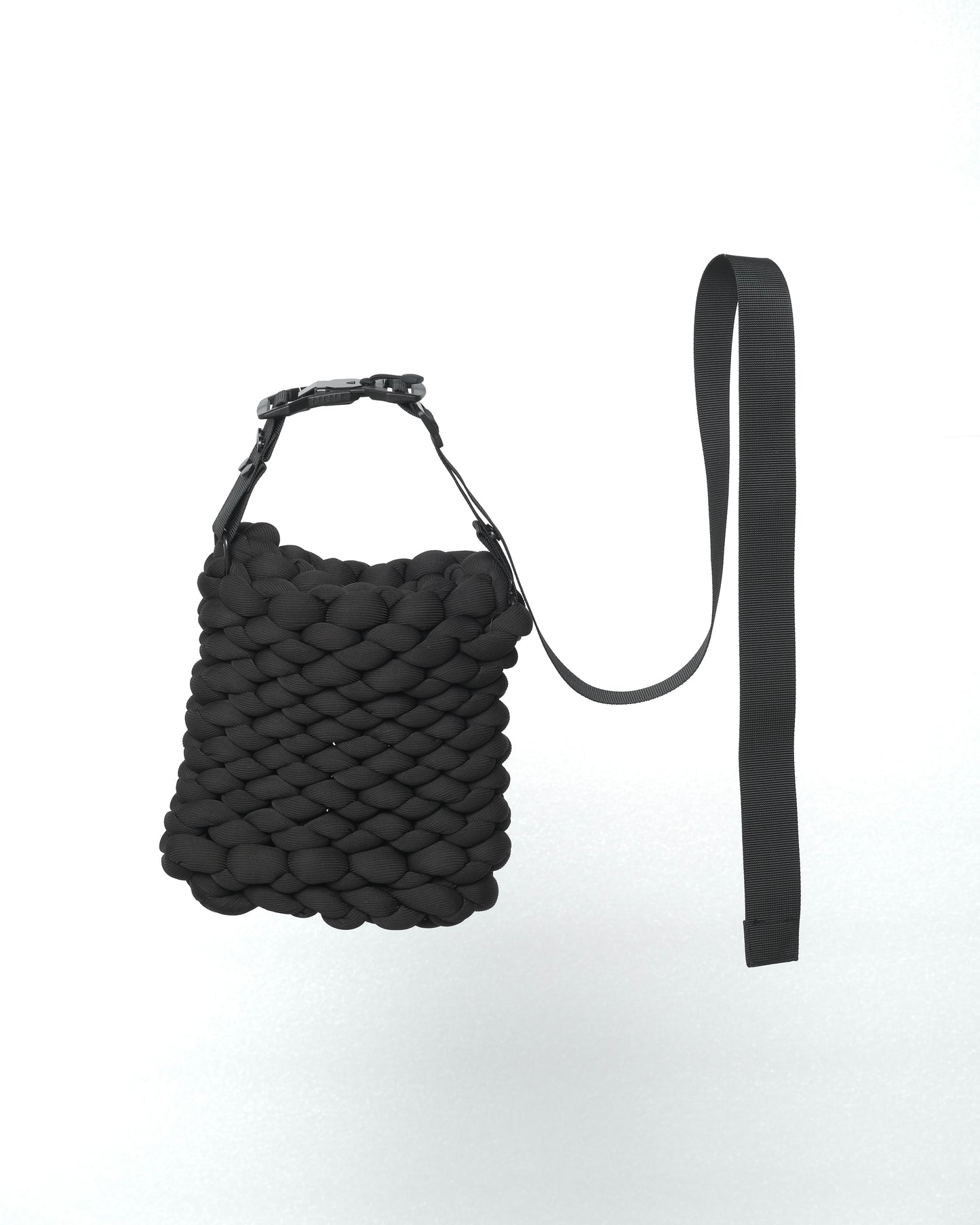 CHUNKY KNIT SLING BAG
