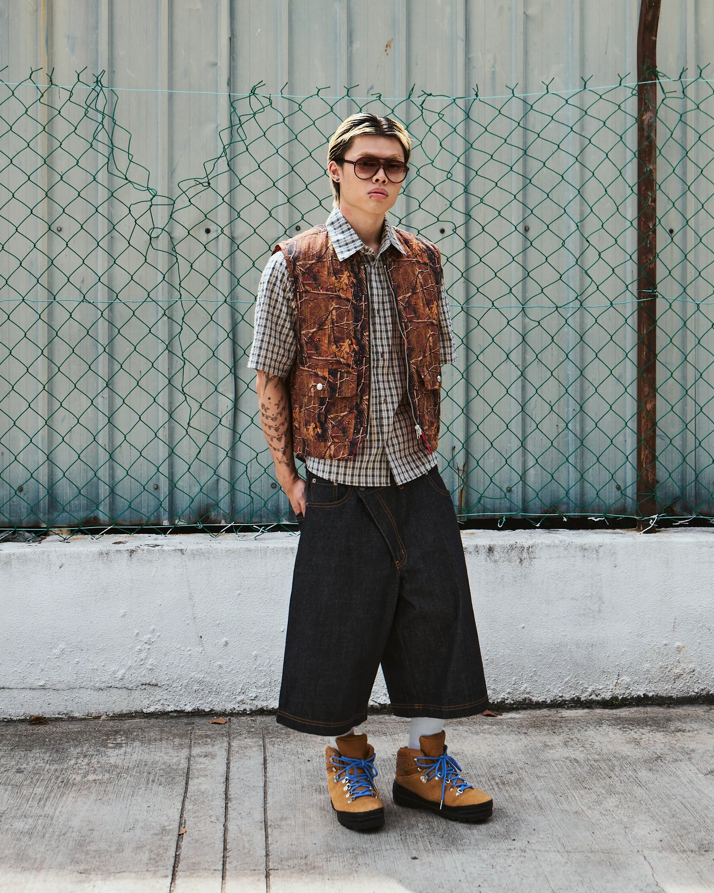 OVERLAP RAW SHORTS
