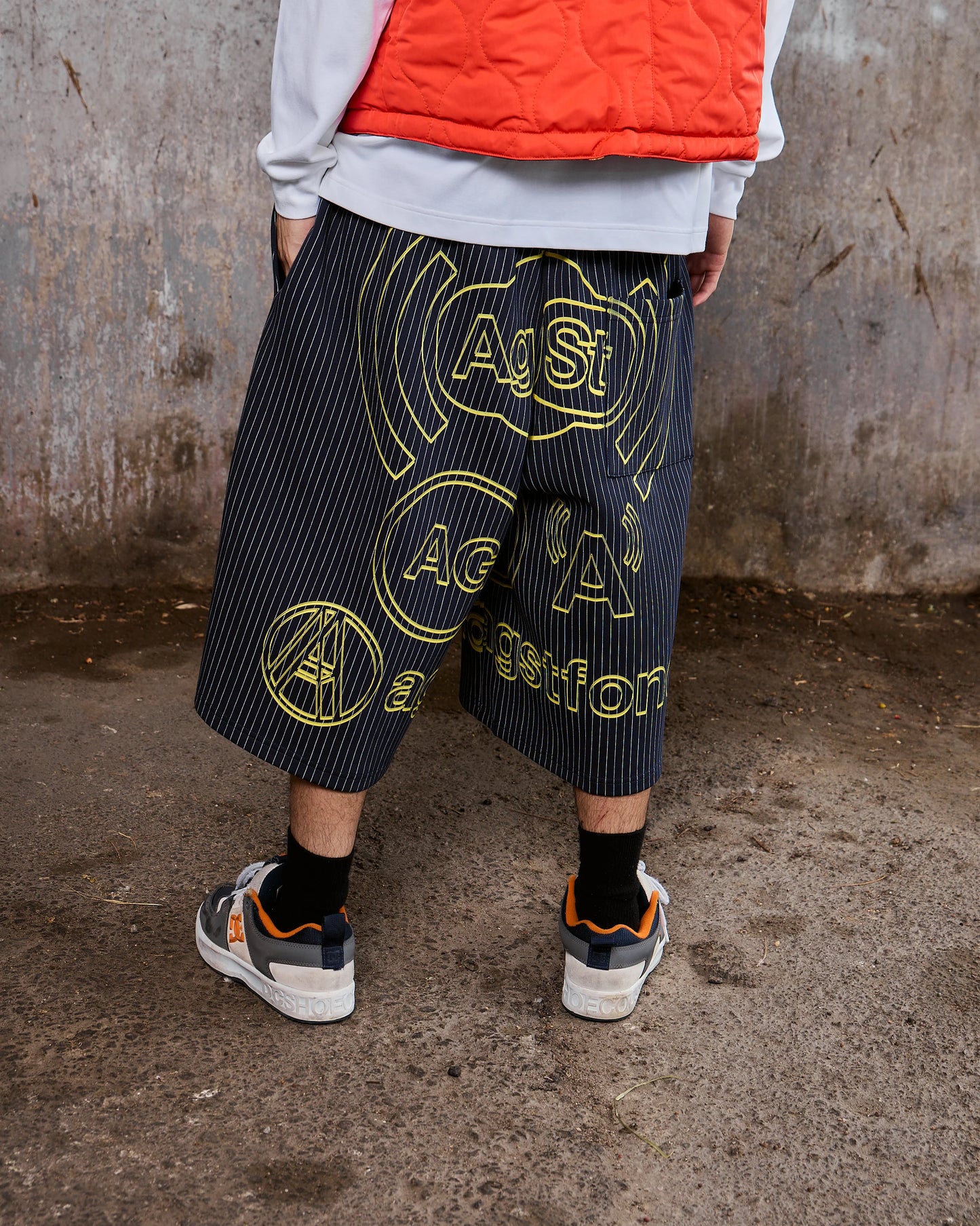 MOBILE SWEAT SHORTS