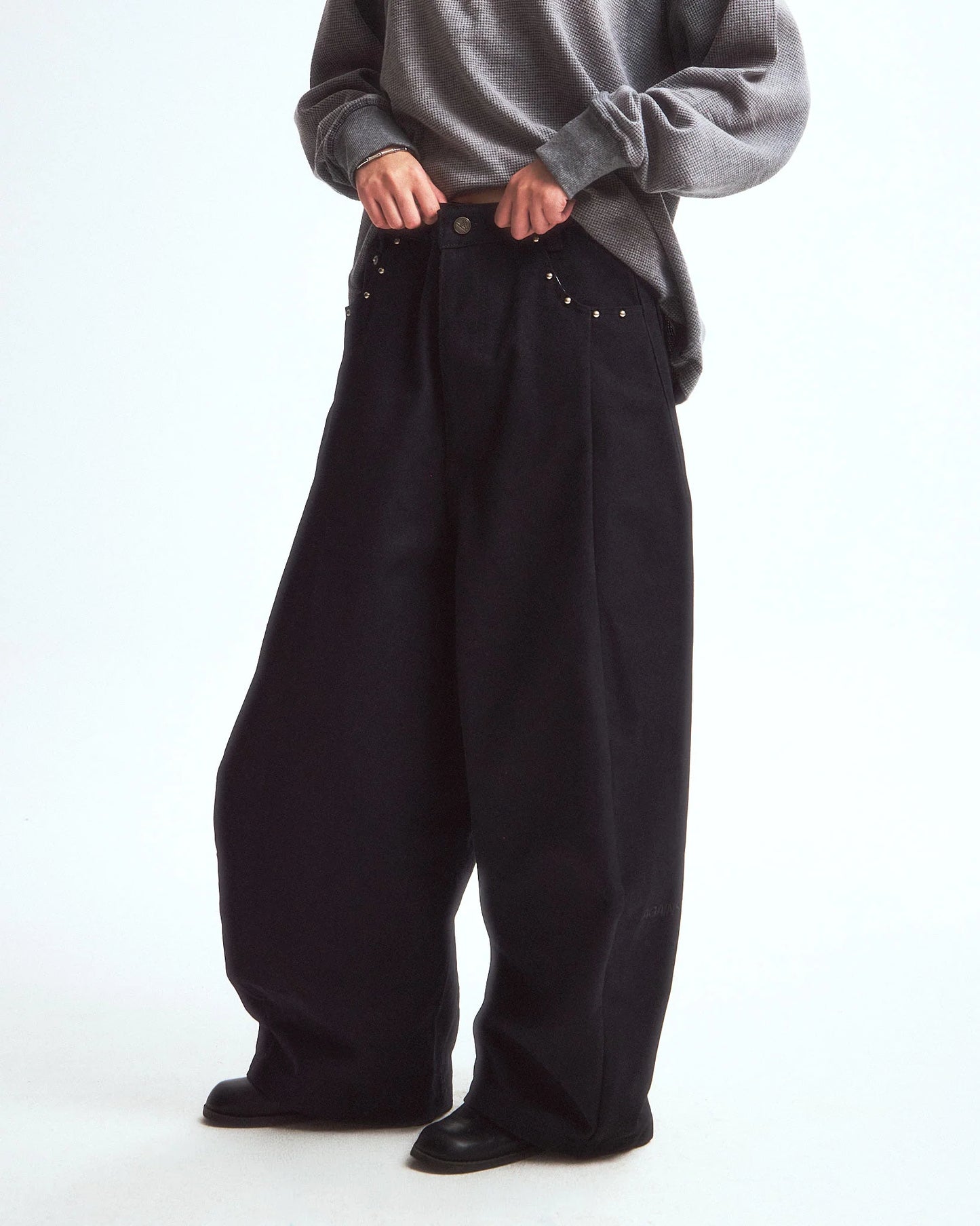 STUDDED YANKII PANTS BLACK