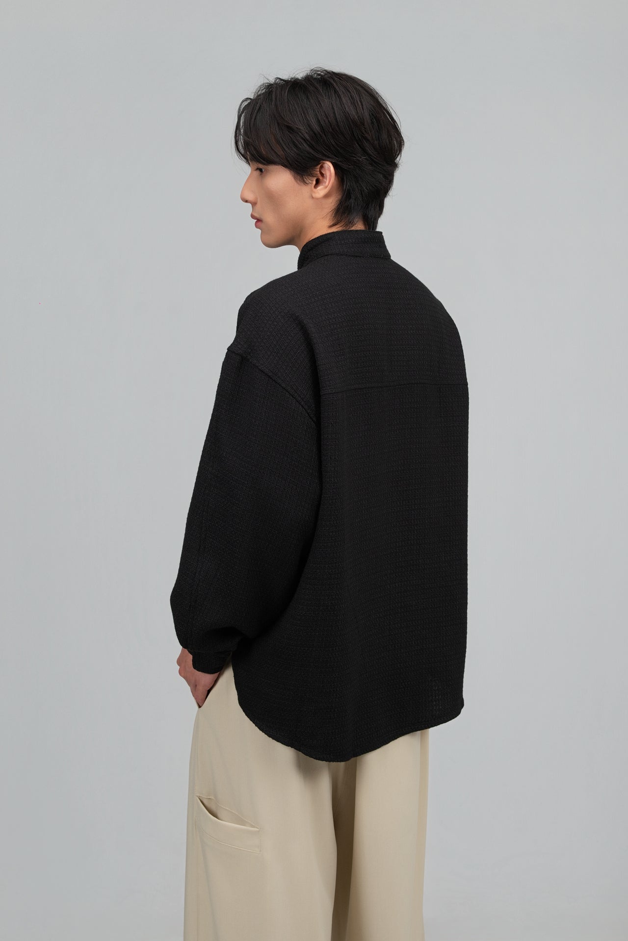 Gender Neutral Han Collar Blouse (Black) - BEV C multi label store