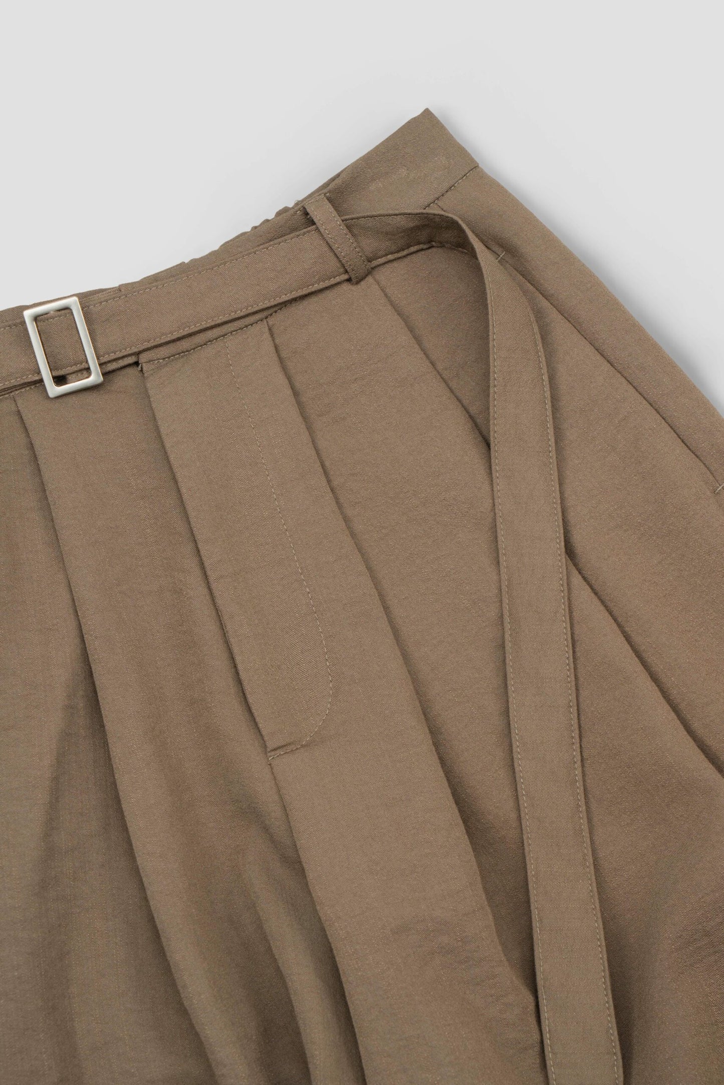 Gender Neutral Pleated Belted Short (Navy)