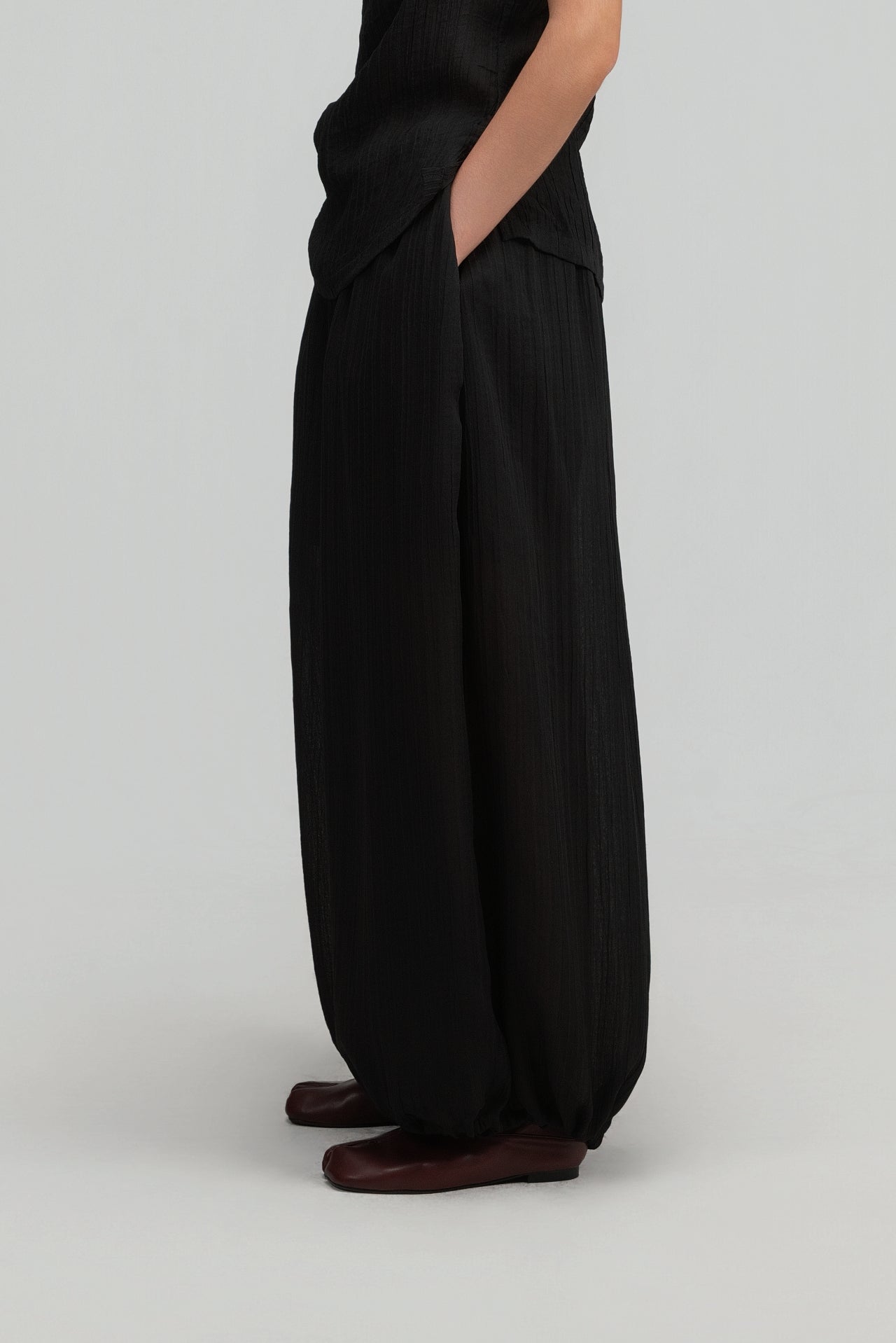 Soft Lantern Pants w/ Lining (Black) - BEV C multi label store