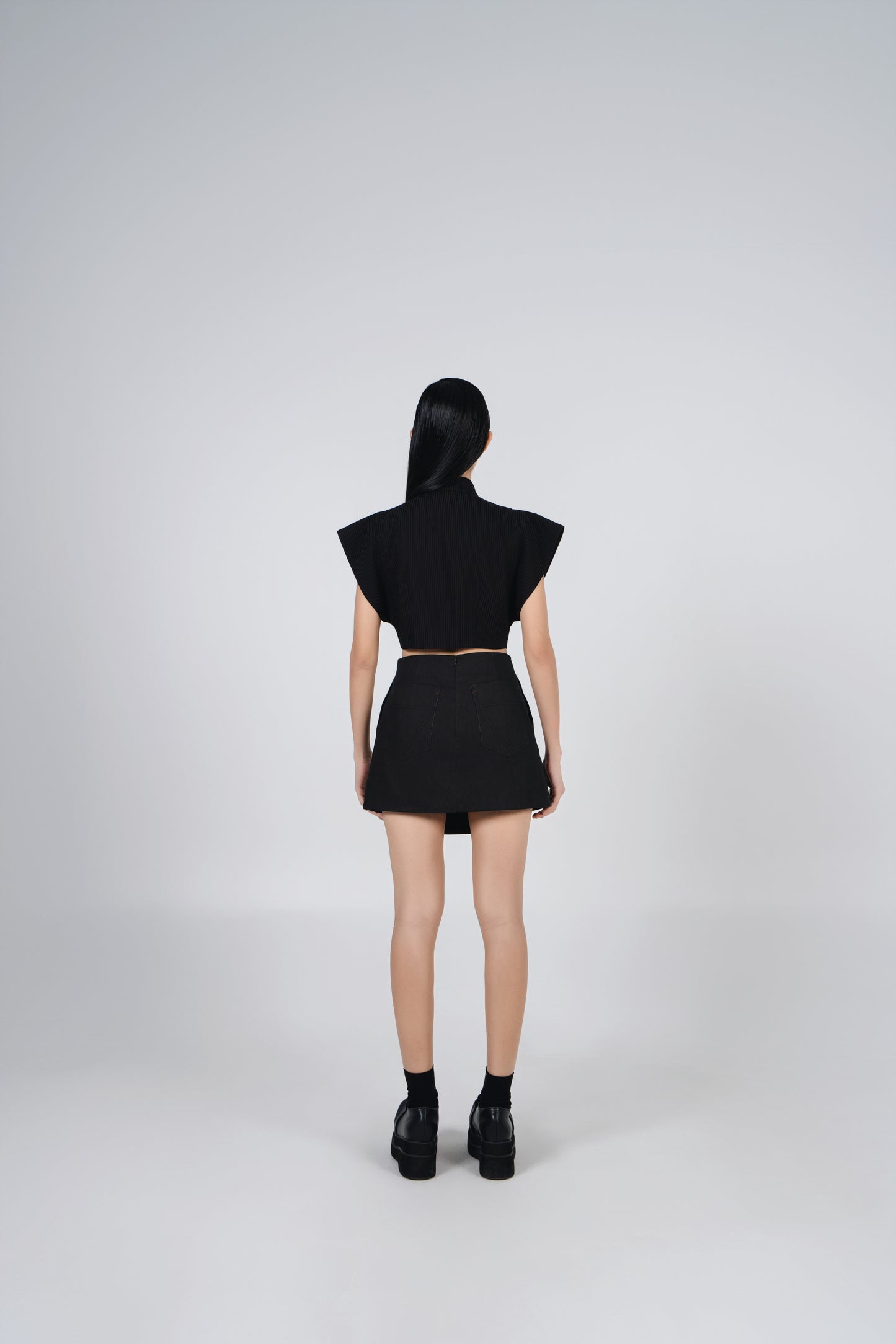 NOIZ N6TP4 MANDARIN COLLAR CHINESE KNOTS CROP TOP - Black