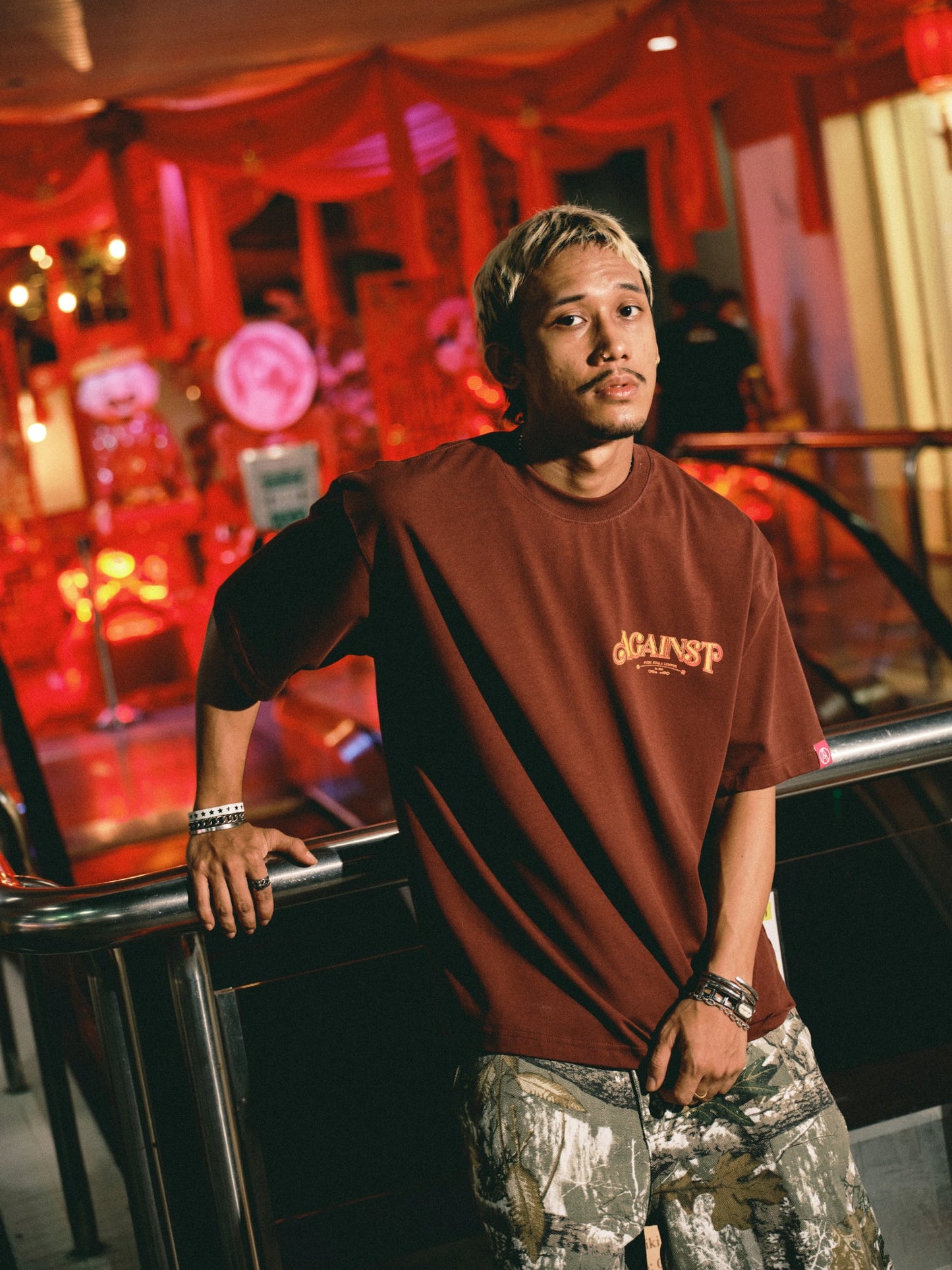 HOLD YOUR HORSES TEE MAROON