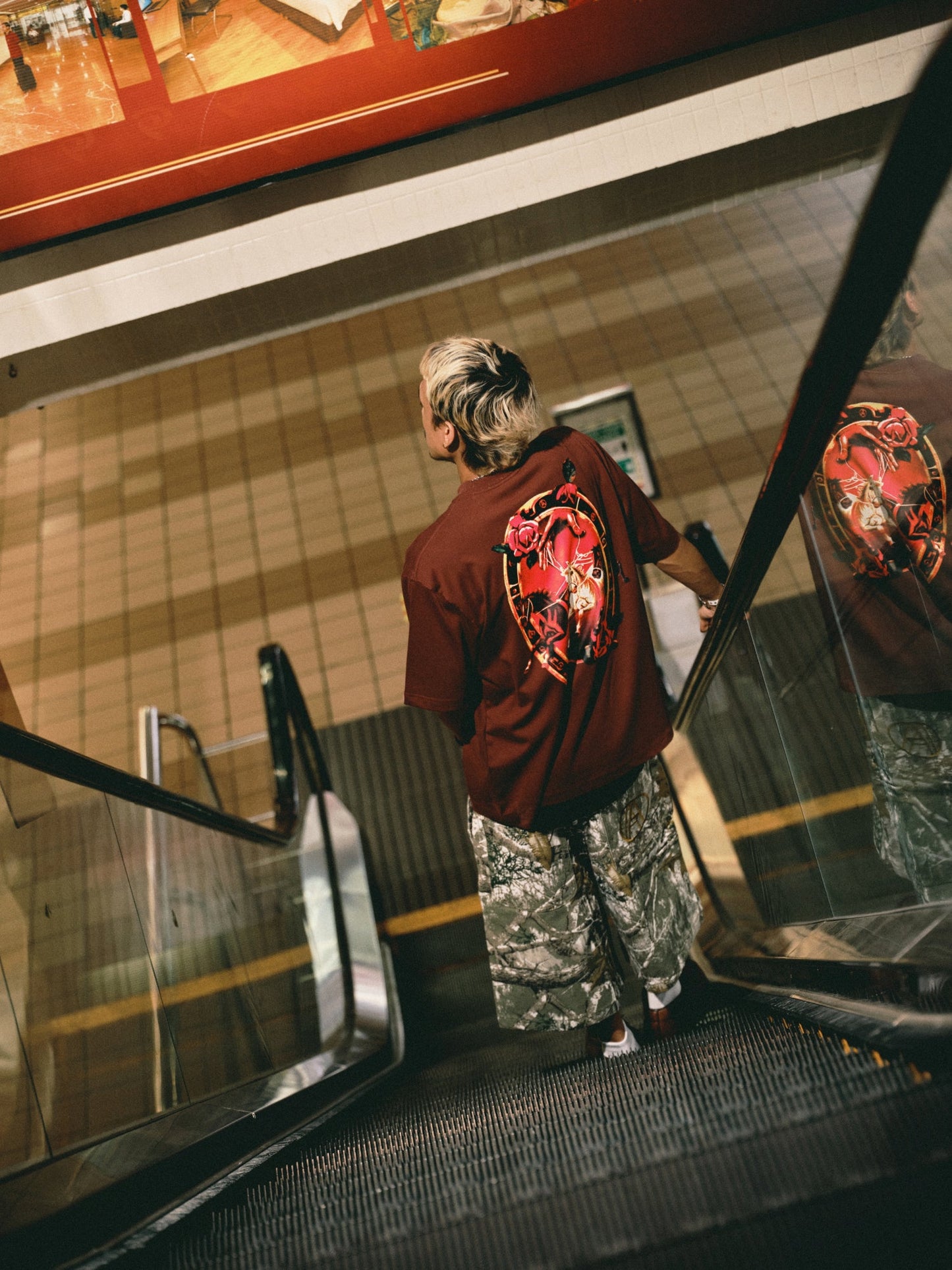 HOLD YOUR HORSES TEE MAROON