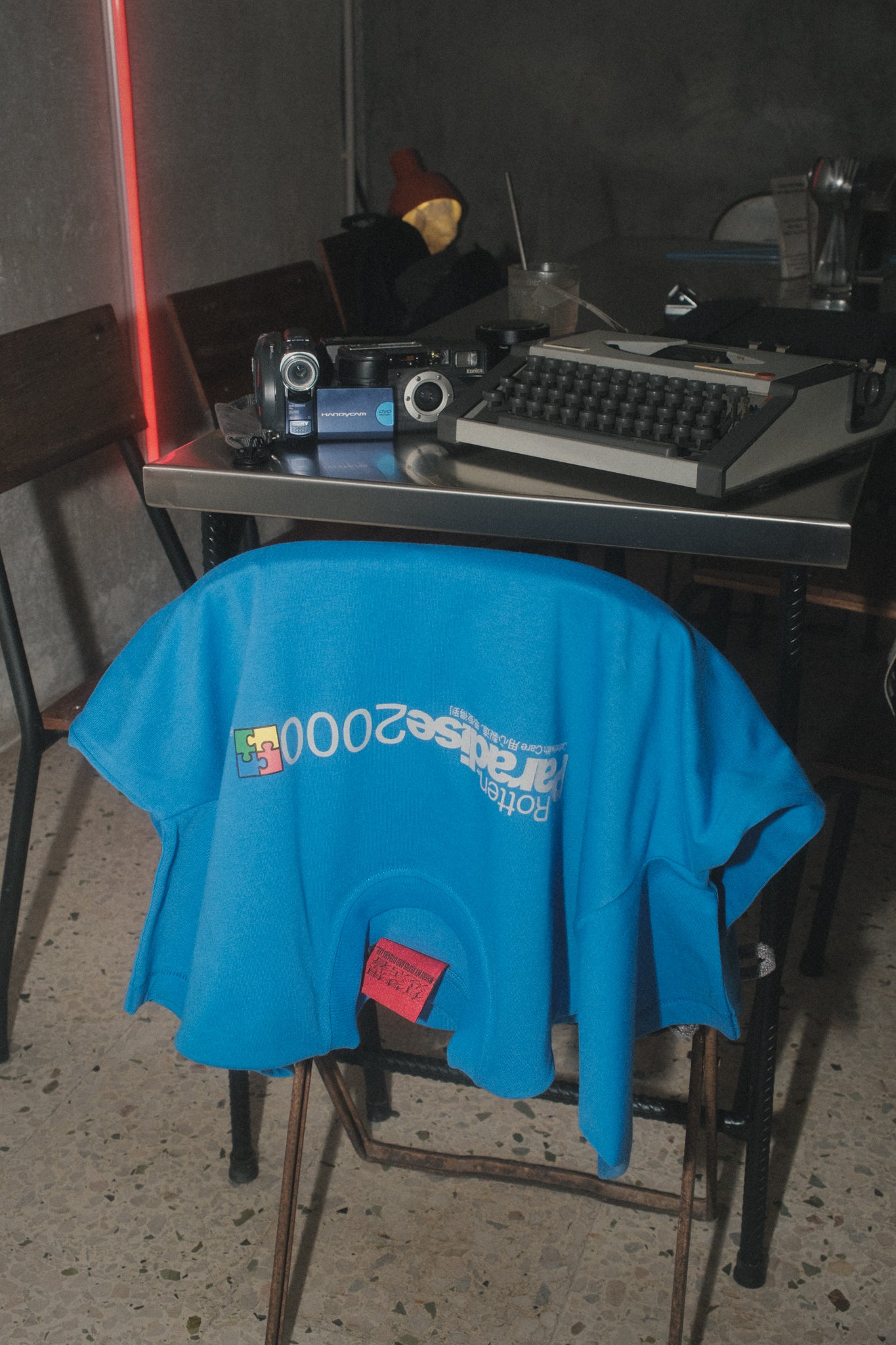 2000 Tee