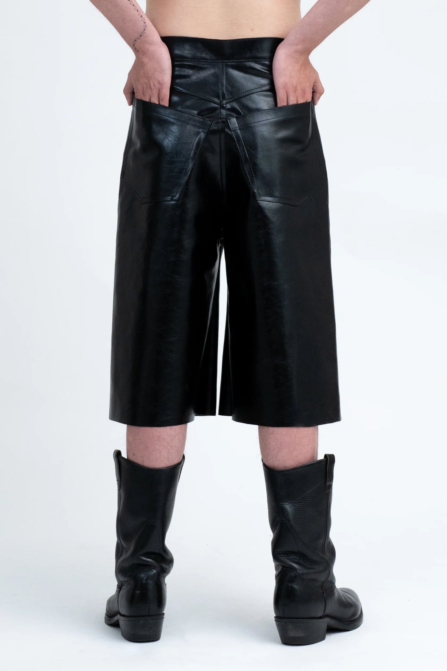 RHITTA AXE LEATHER JORTS