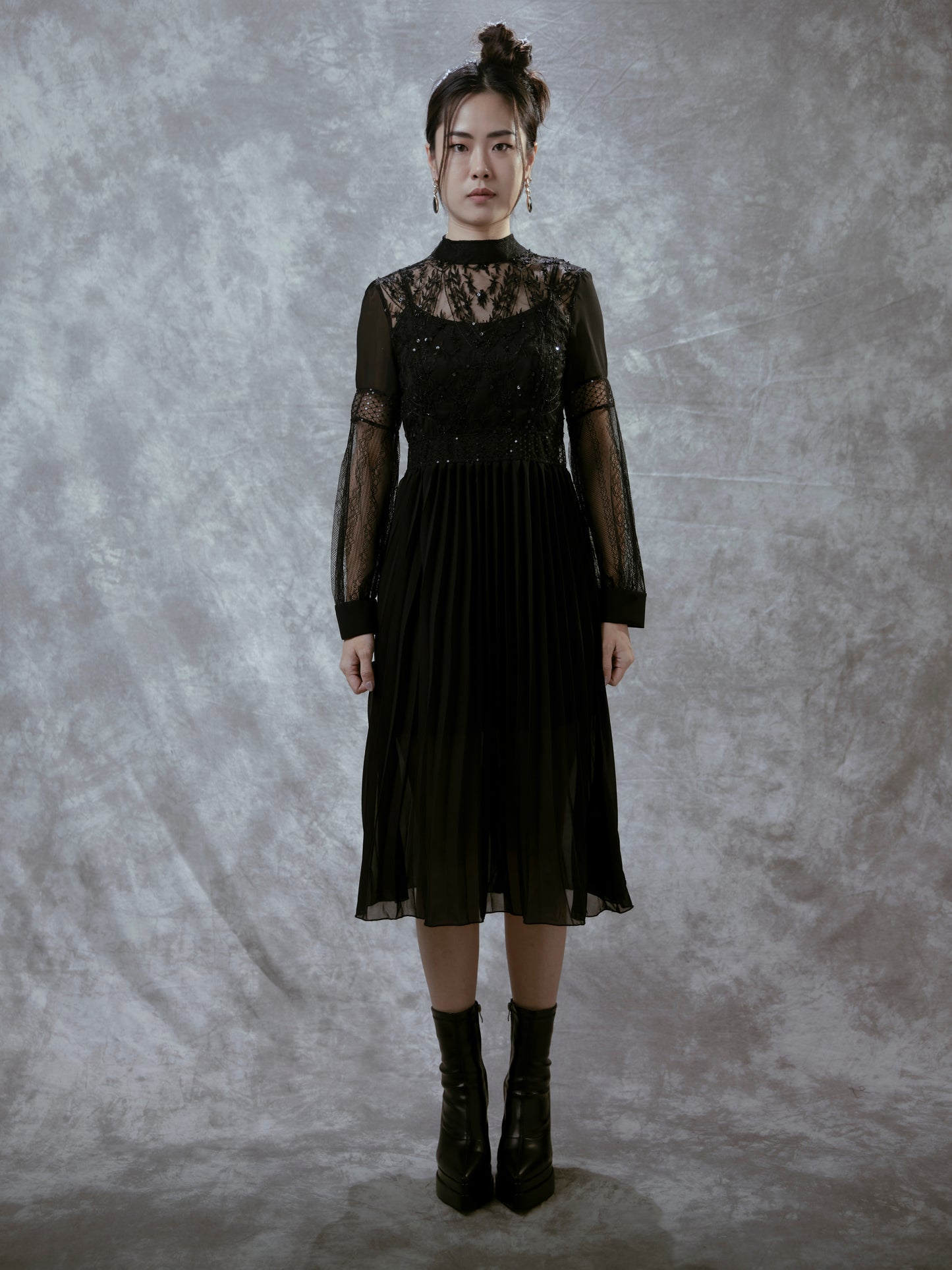 Embroidery Lace pleated skirt dress