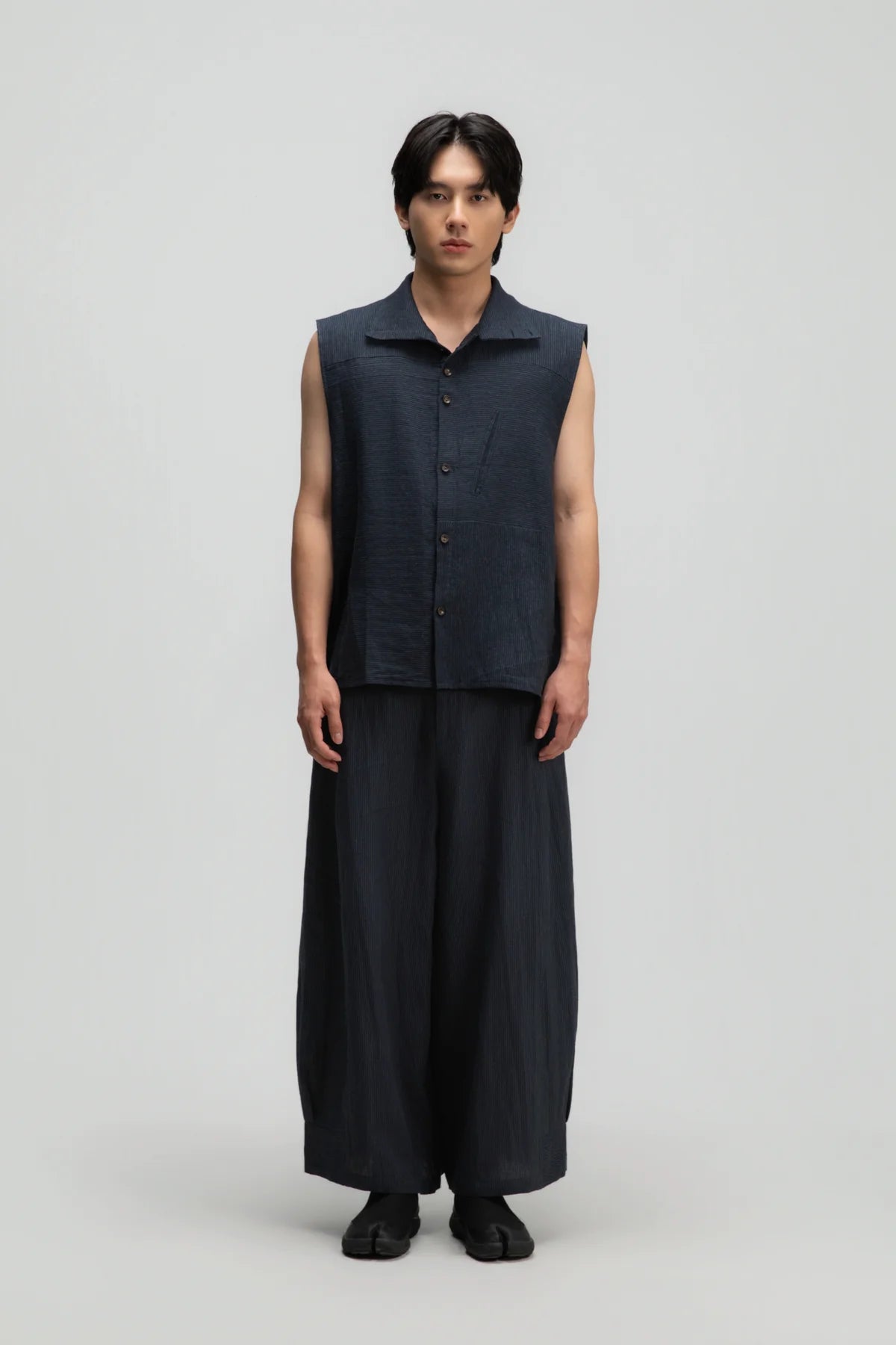 Gender Neutral Pleated Hem Ankle Pants (Navy Blue Stripe)
