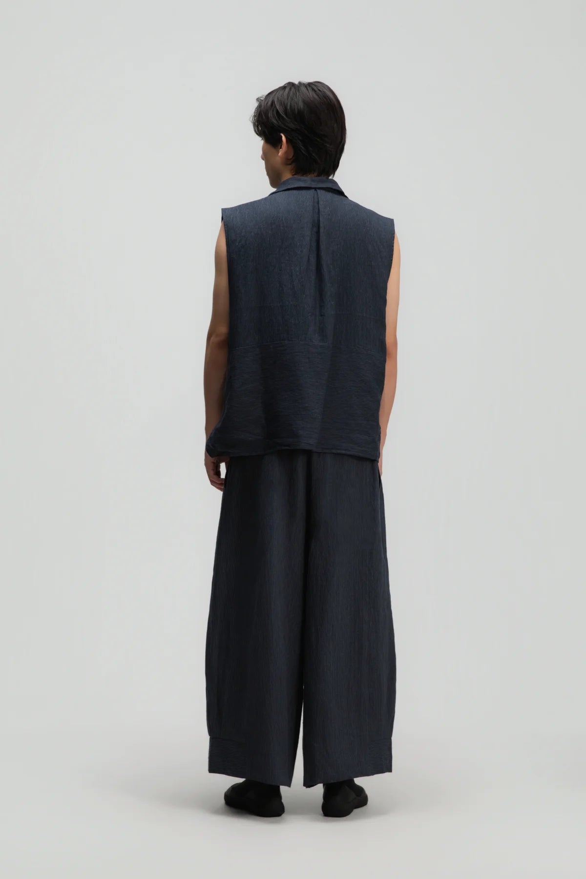 Gender Neutral Pleated Hem Ankle Pants (Navy Blue Stripe)