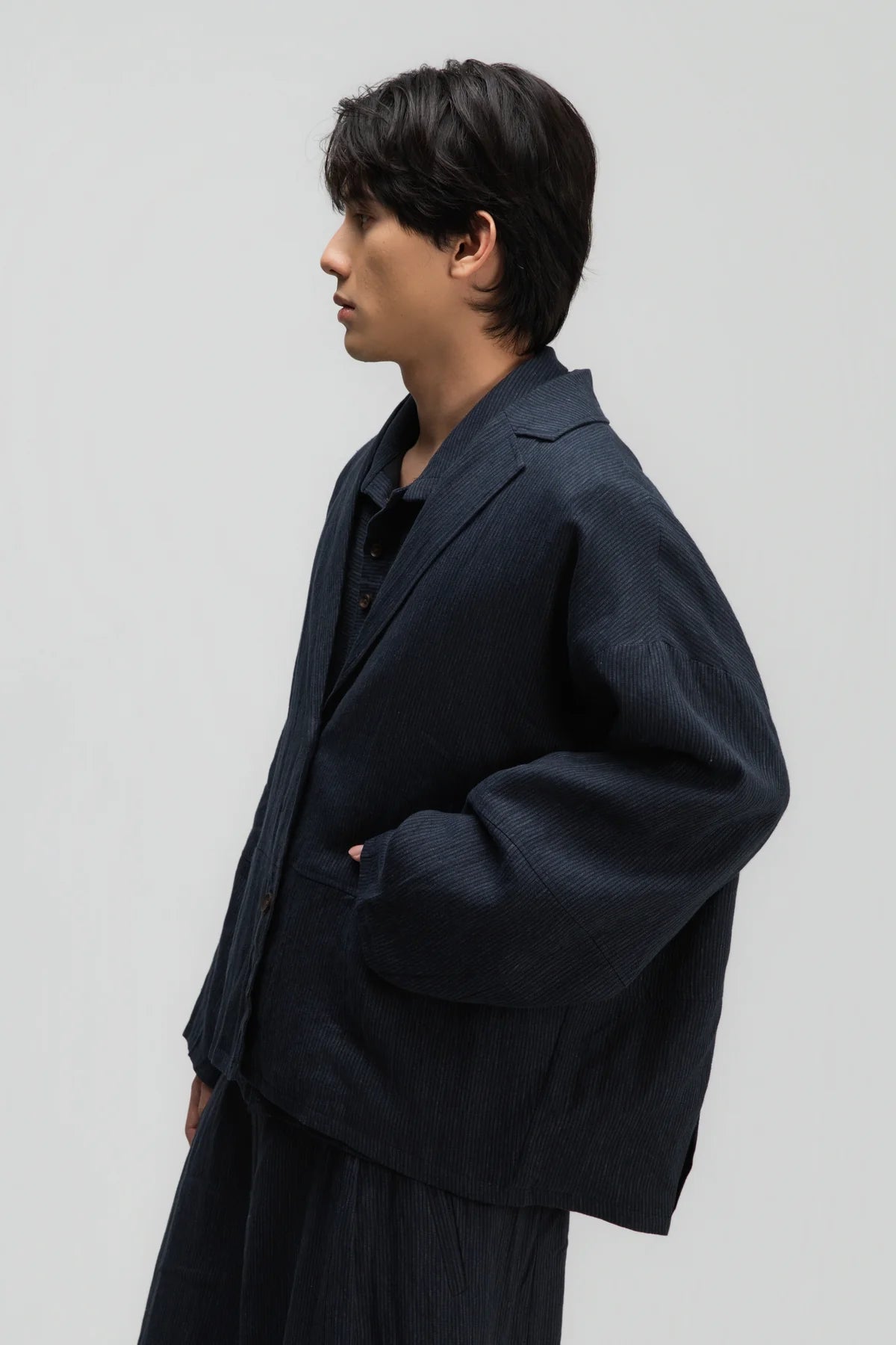 Gender Neutral Oversized Pleated Back Hem Blazer (Navy Blue Stripe)
