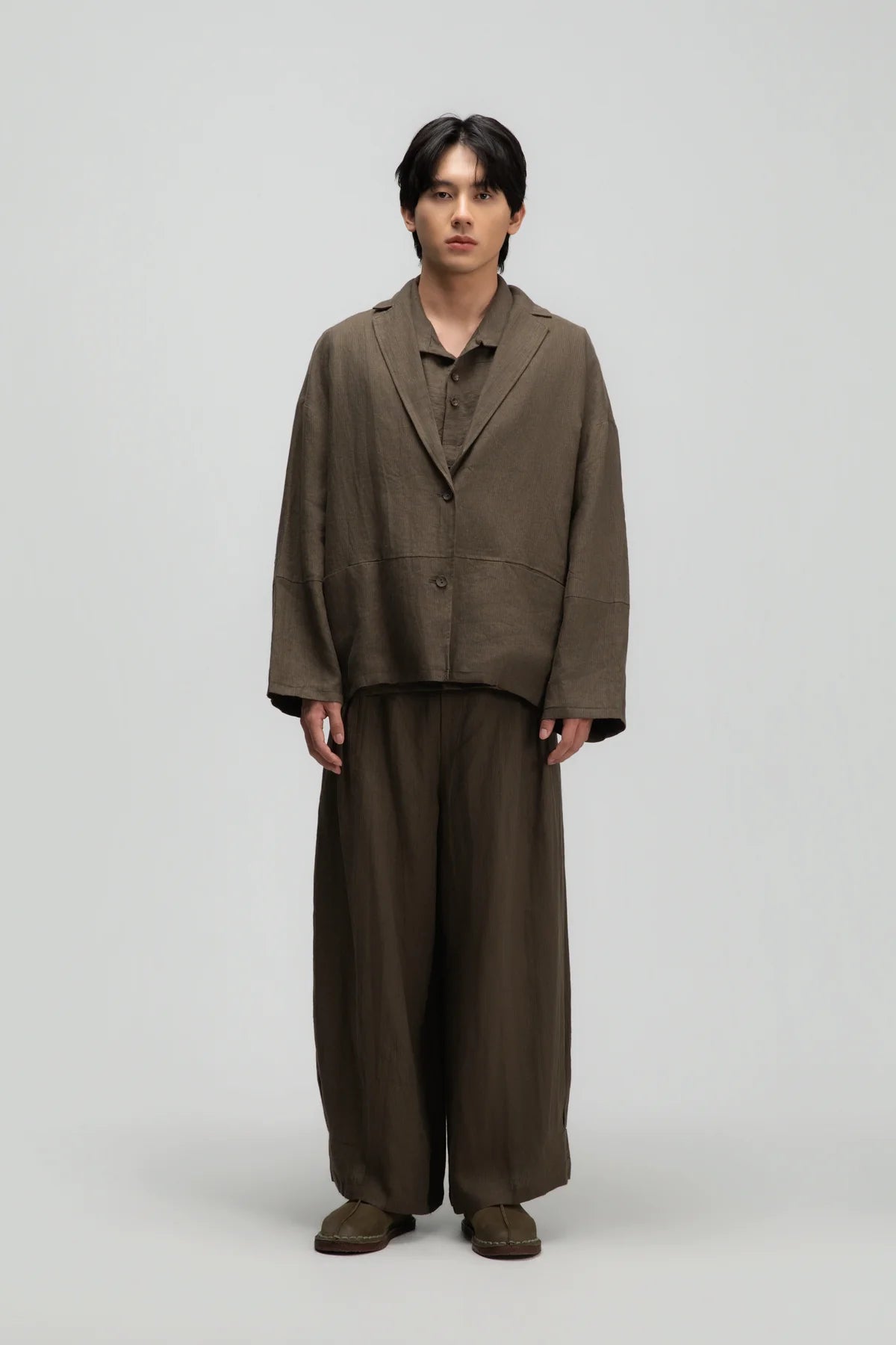 Gender Neutral Oversized Pleated Back Hem Blazer (Olive Brown Stripe)