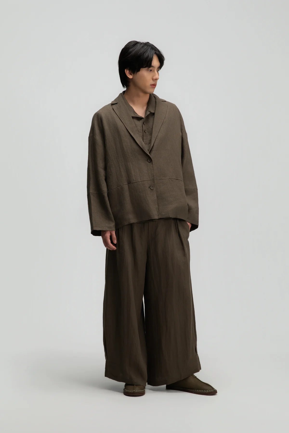 Gender Neutral Oversized Pleated Back Hem Blazer (Olive Brown Stripe)