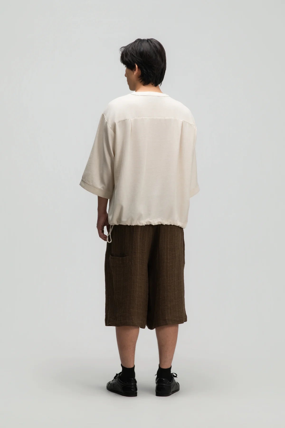 Gender Neutral Front Box Pleated Shorts (Brown)