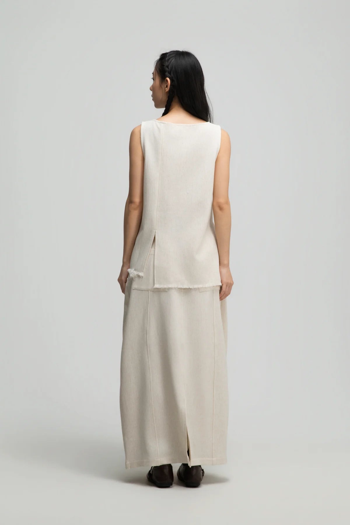 Raw Hem Skewed Button-Up Tank Top (Off White)