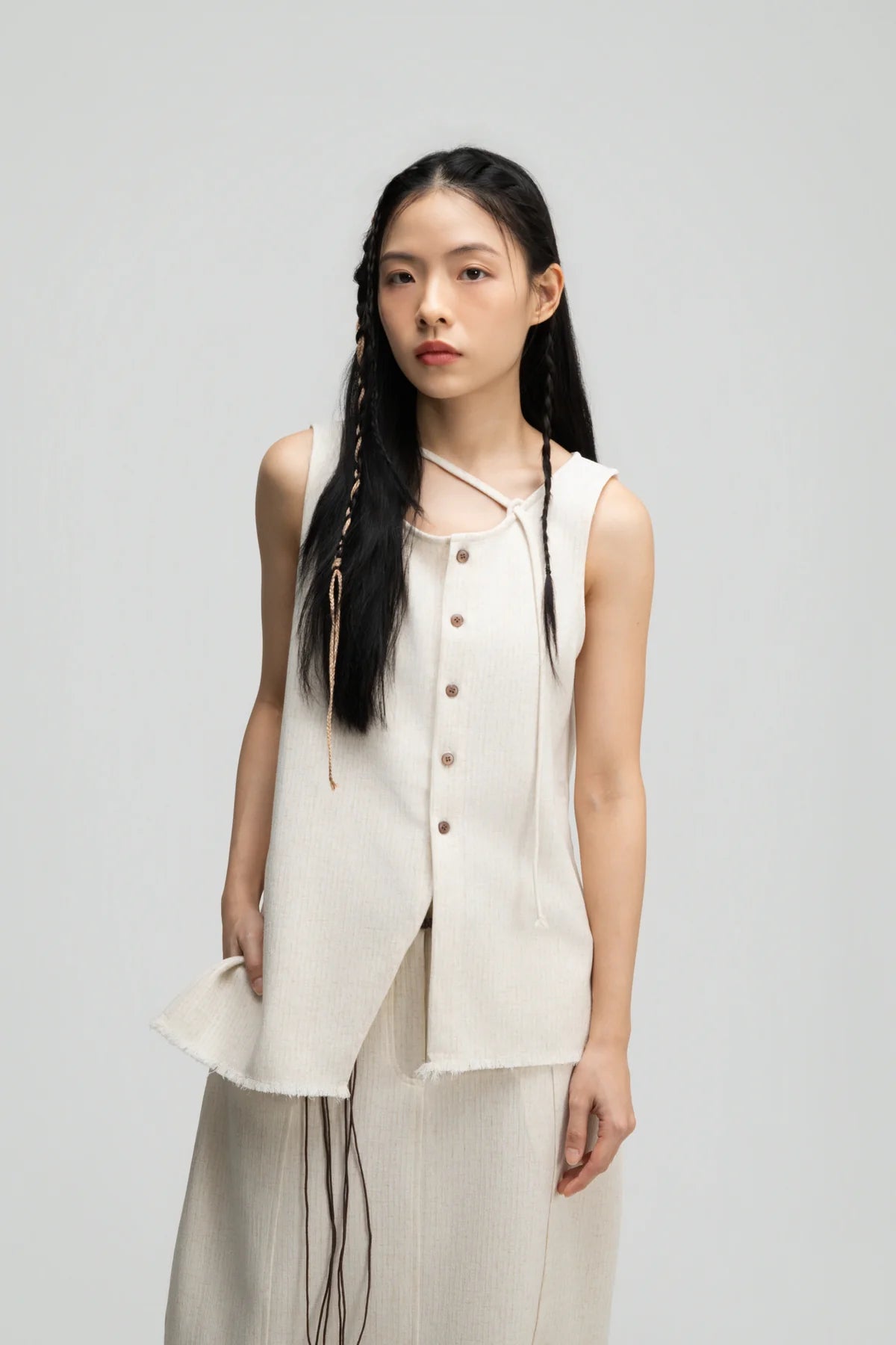 Raw Hem Skewed Button-Up Tank Top (Off White)