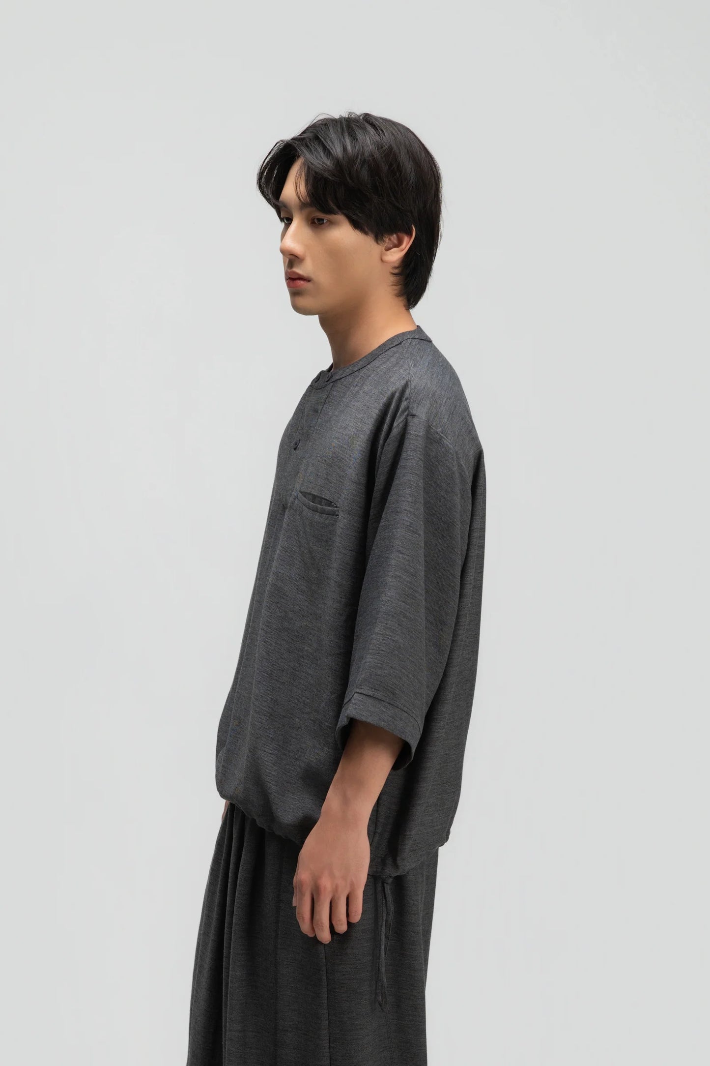 Gender Neutral 3/4 Sleeve Arc Collar Shirt (Midnight Grey)