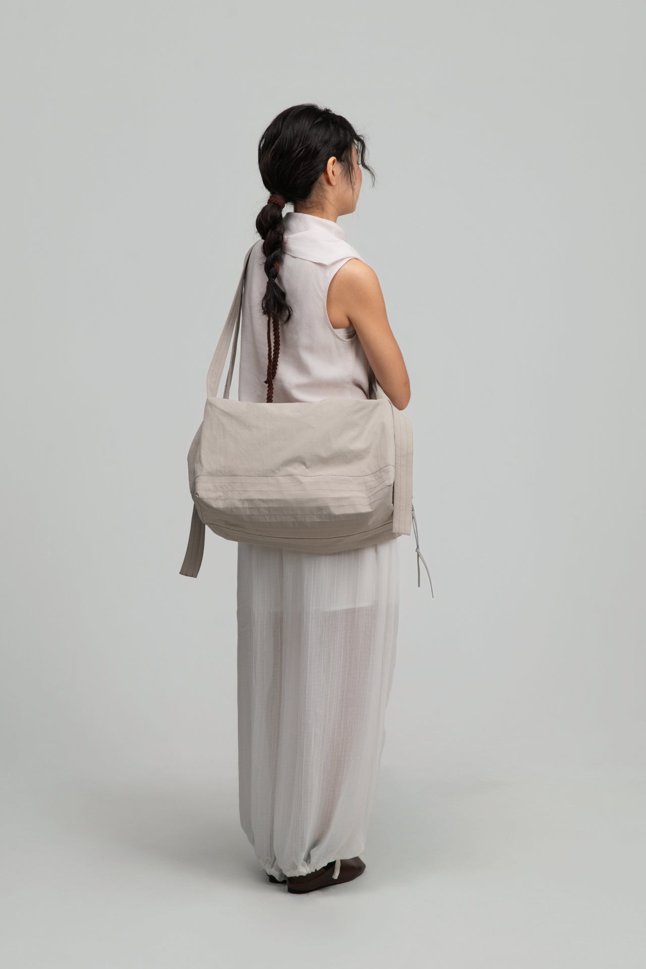 Large Loaf Nylon Bag (Olive Grey) - BEV C multi label store