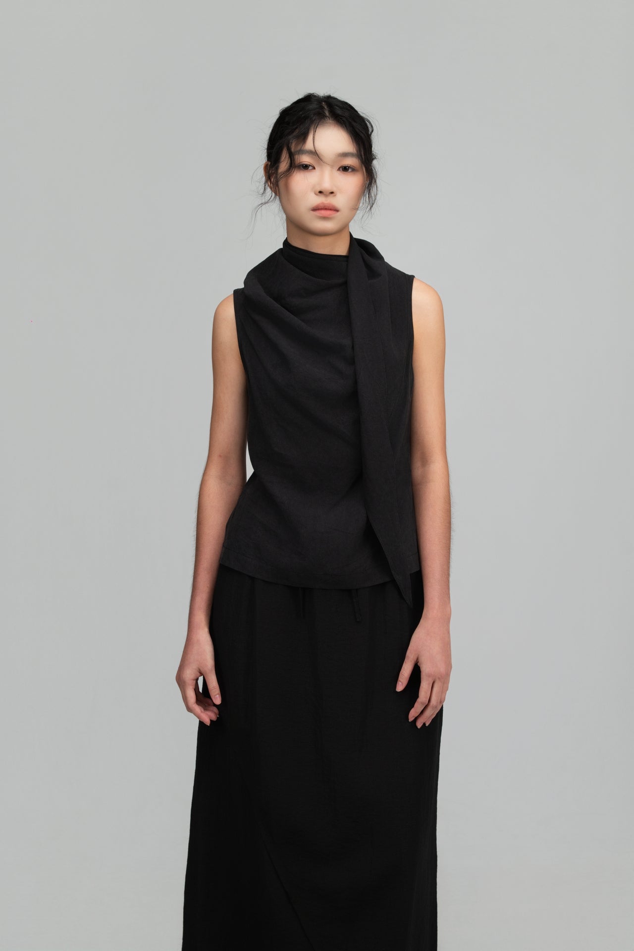 Triangle Neck-Scarf Tank Top (Black) - BEV C multi label store